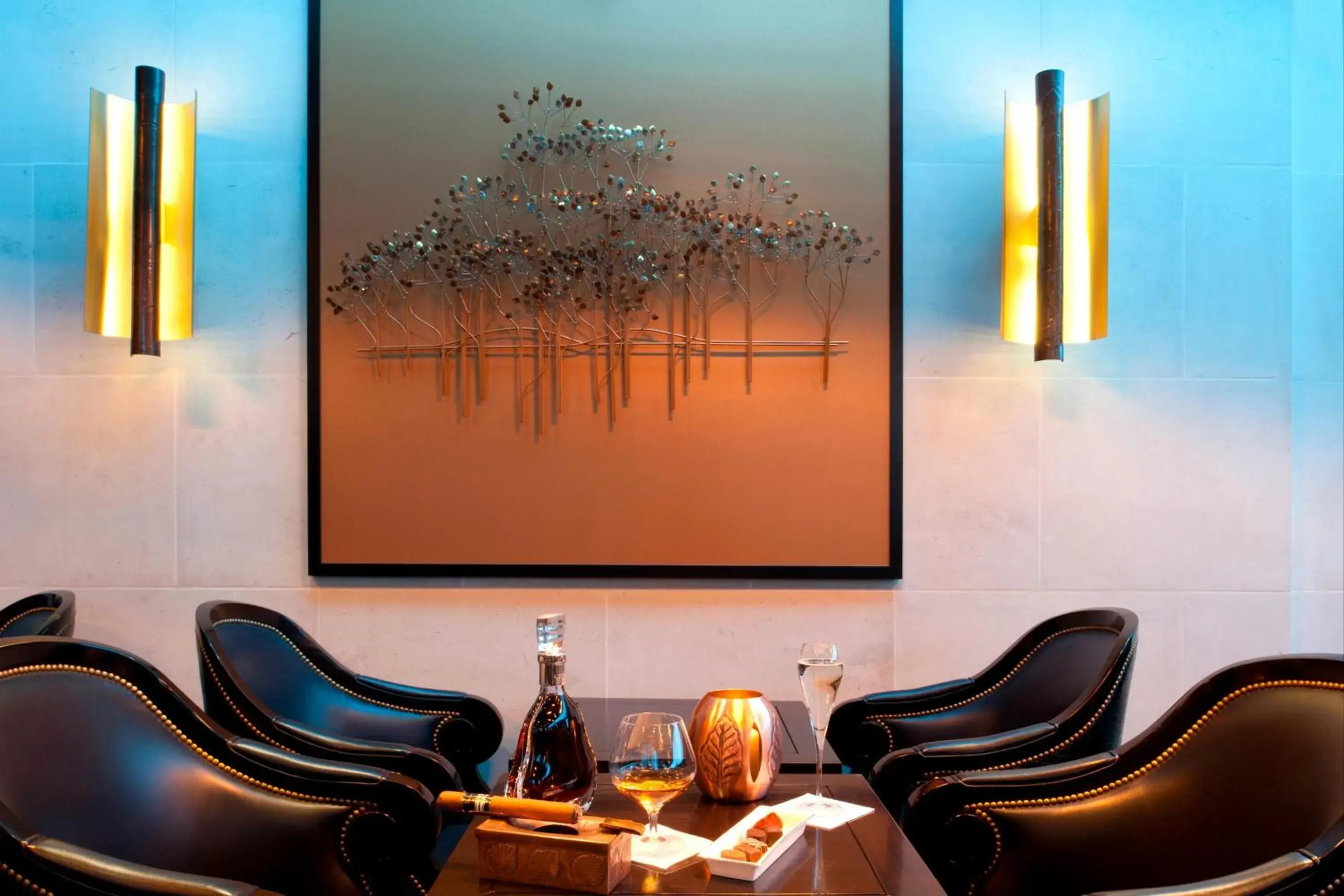 Lounge or bar in The Wellesley Knightsbridge, a Luxury Collection Hotel, London