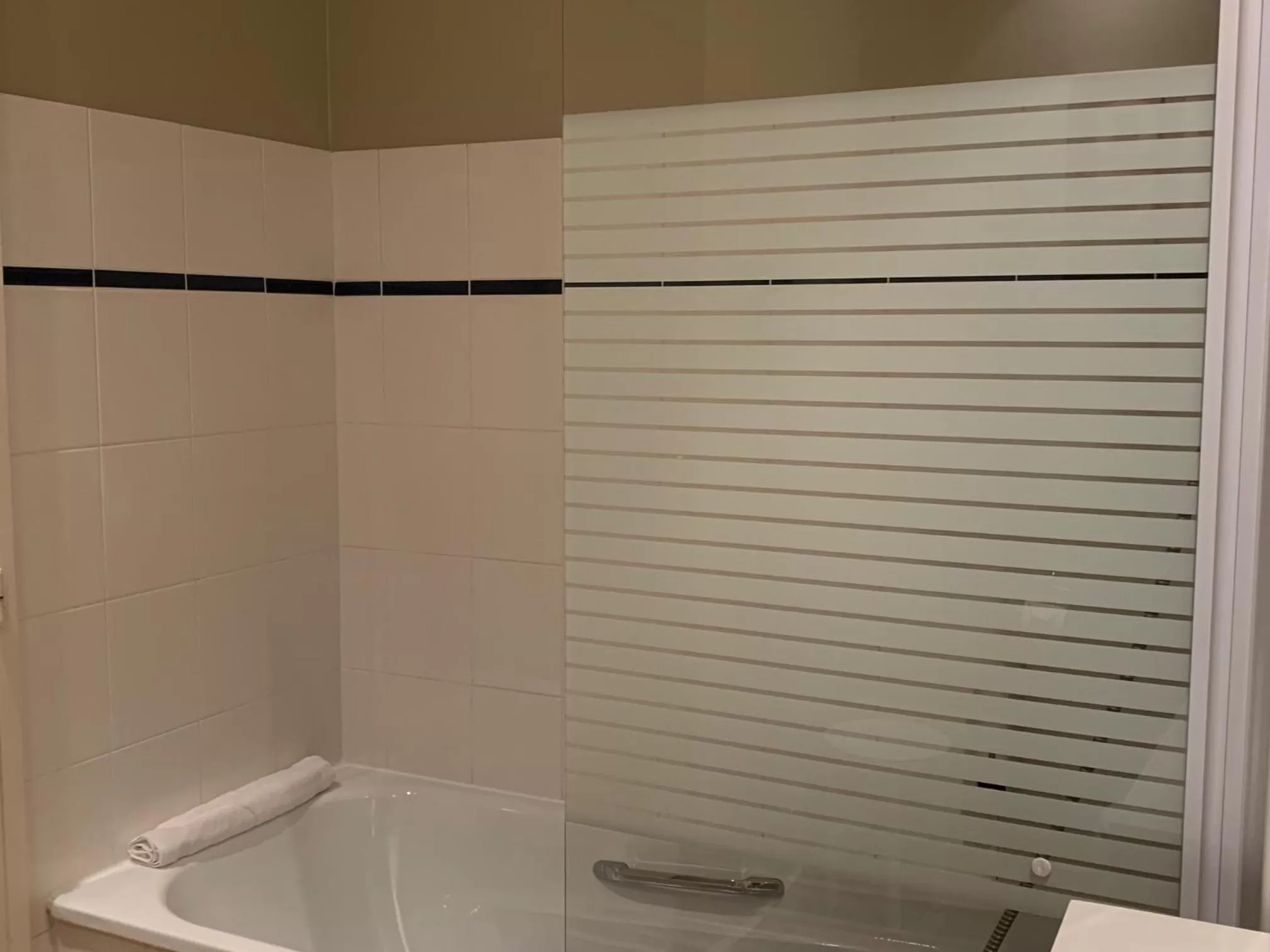 Bath in Hôtel Vintage