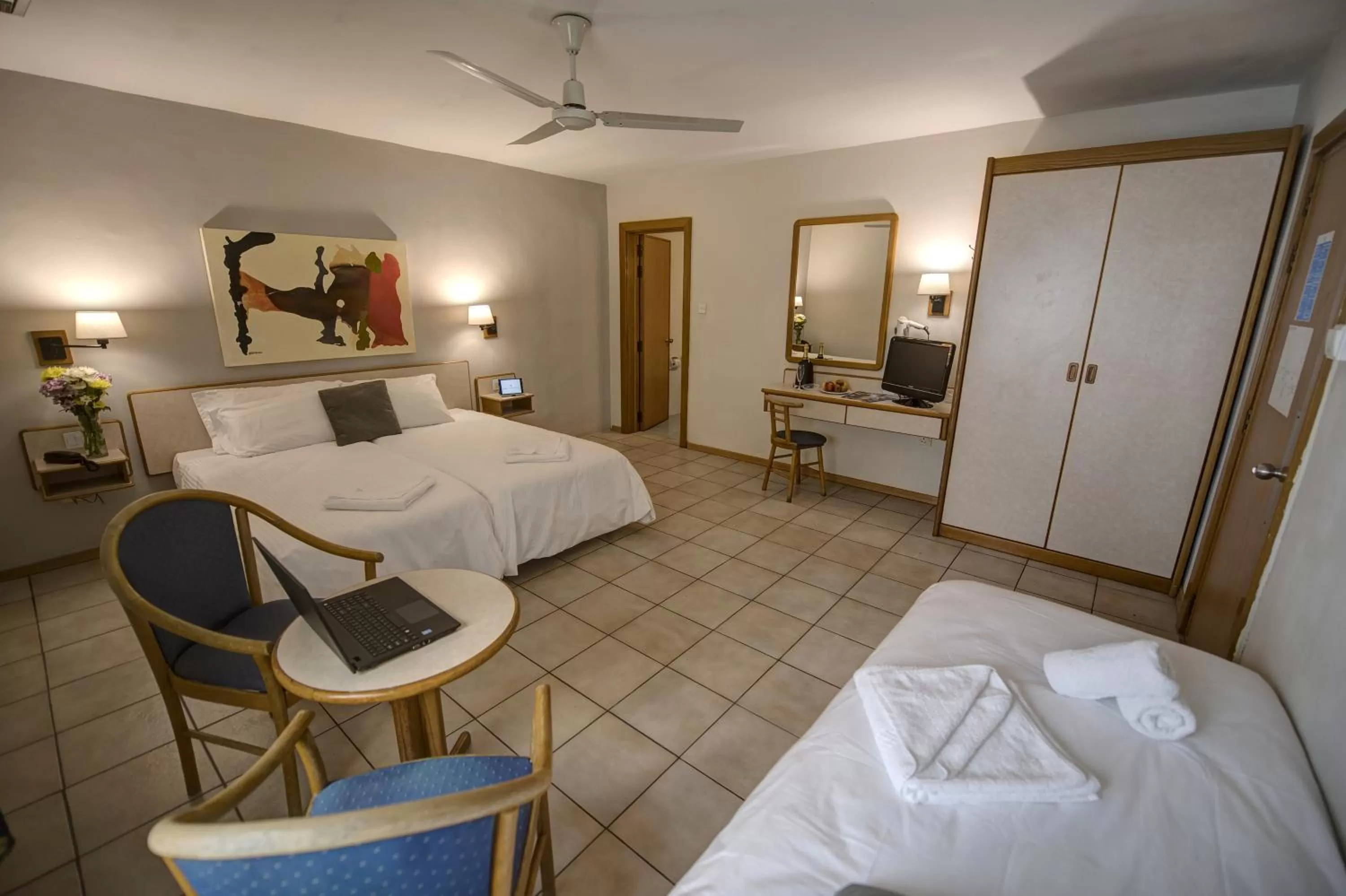 Photo of the whole room, Bed in Sliema Chalet Hotel