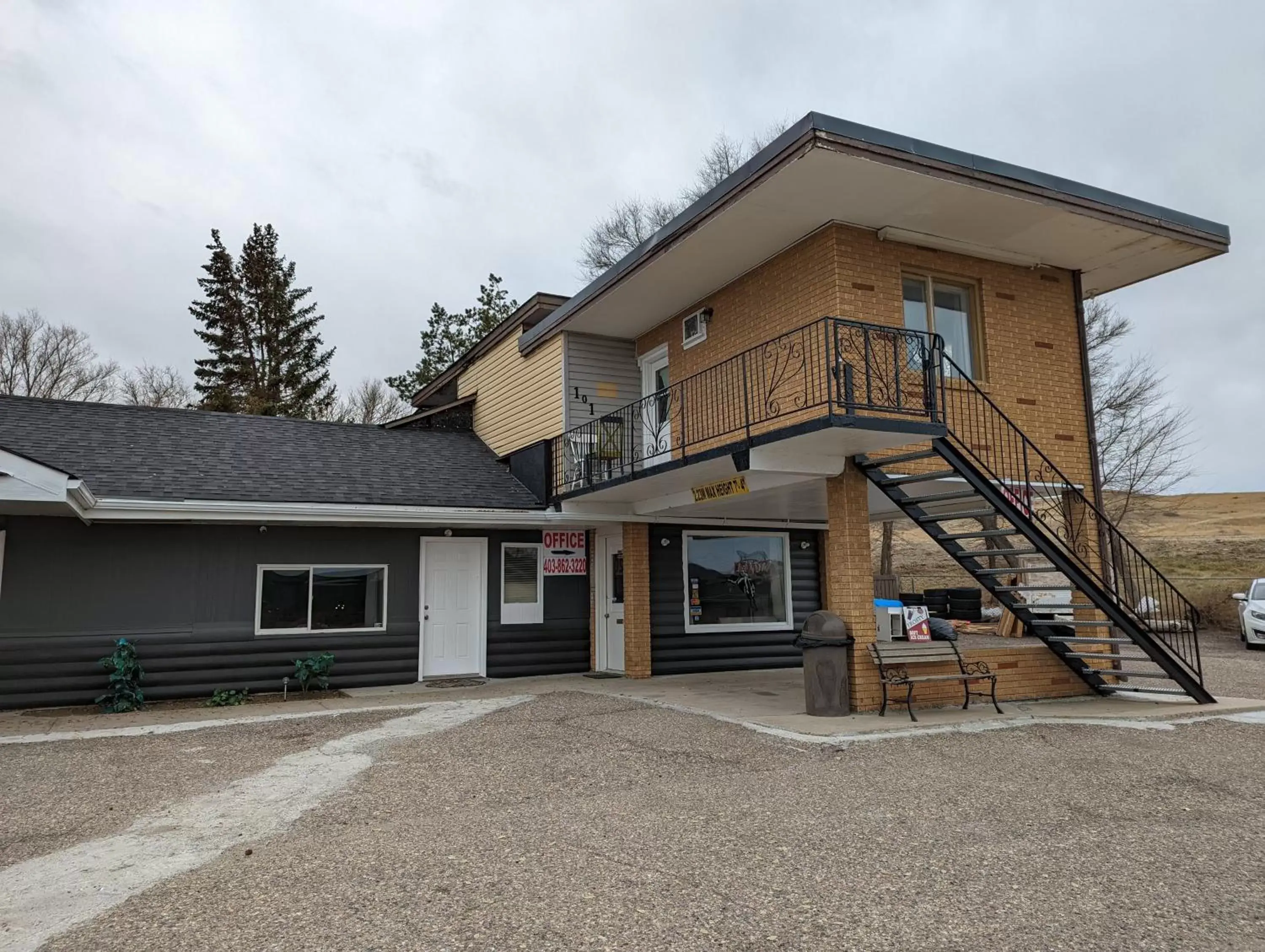 Property Building in Riverside Motel