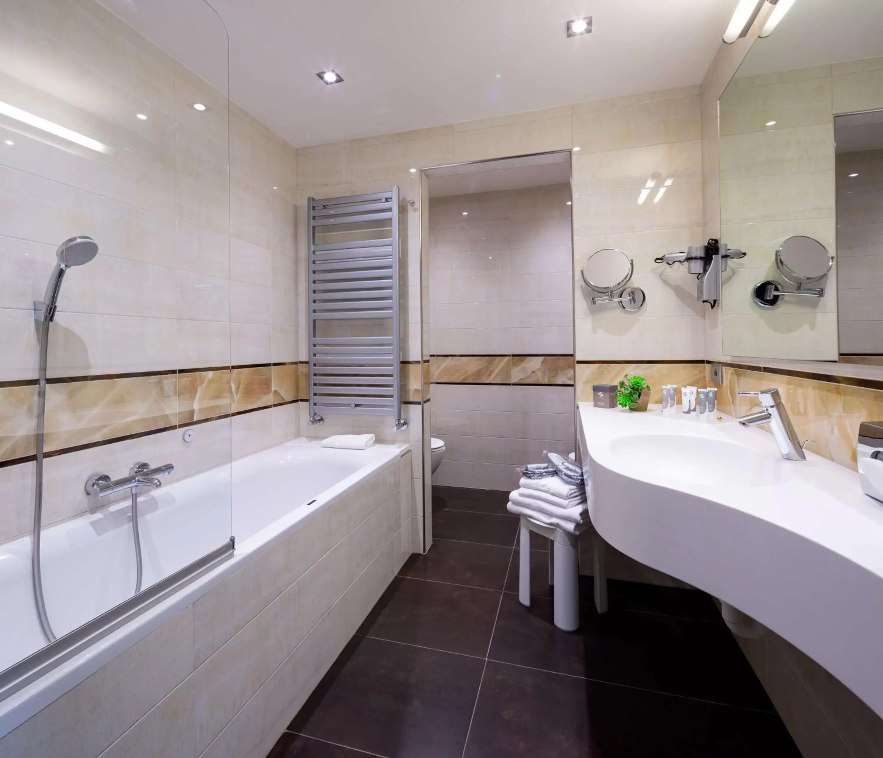 Bathroom in Best Western Hotel Adige