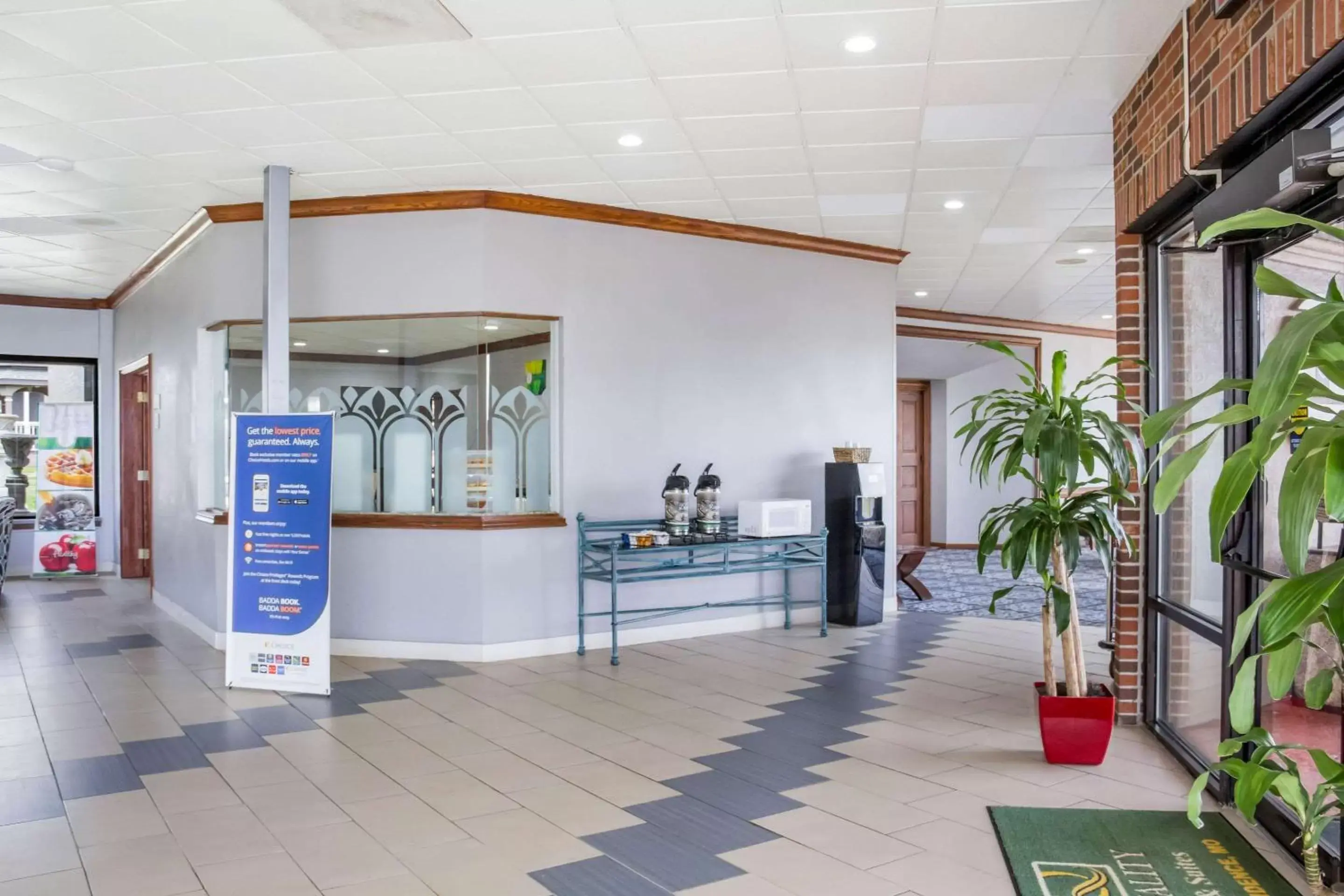 Lobby or reception in Quality Inn & Suites Kansas City - Independence I-70 East Lobby or reception in Quality Inn & Suites Kansas City - Independence I-70 East