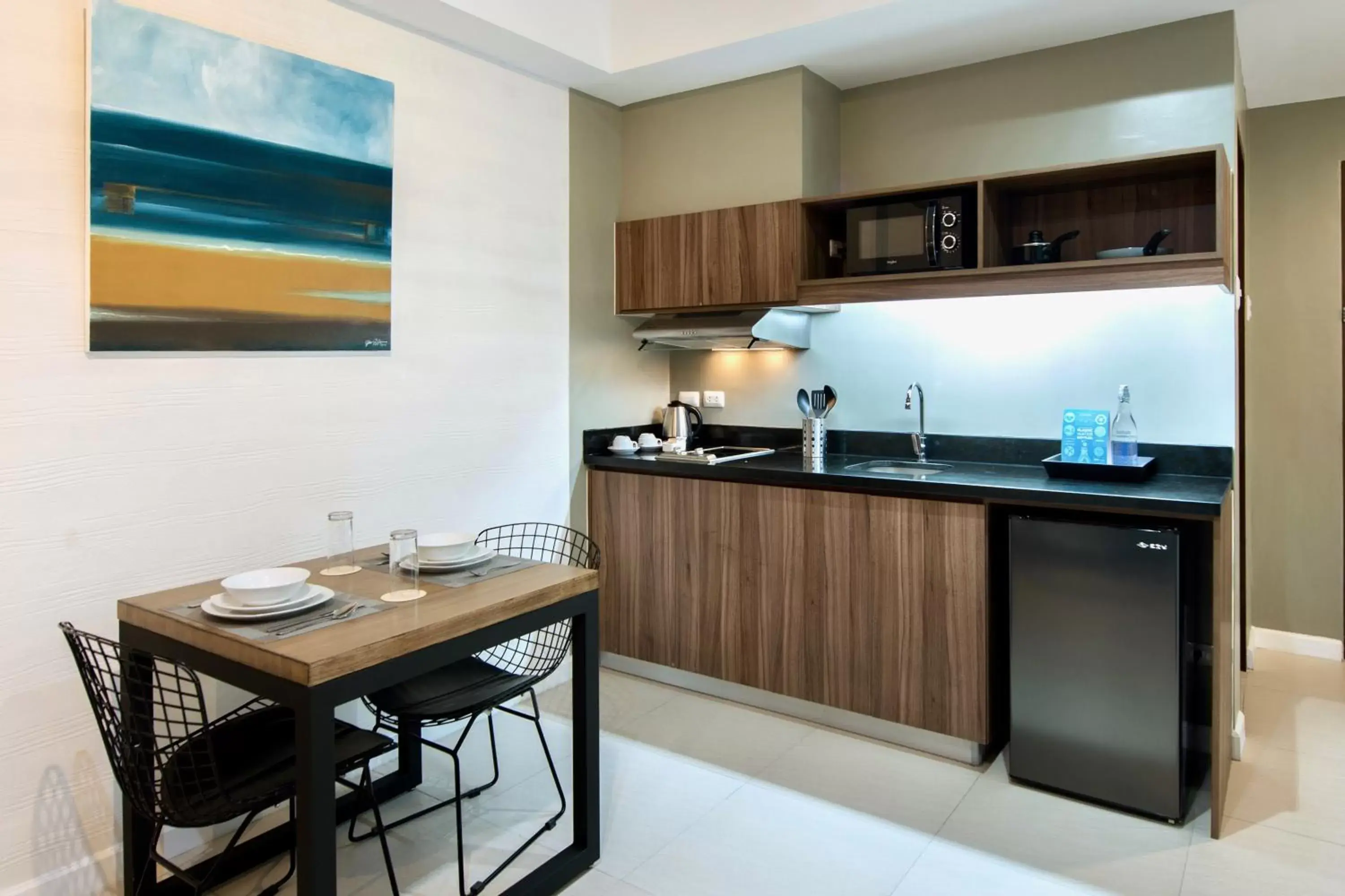 Coffee/tea facilities, Kitchen/Kitchenette in The Sphere Serviced Residences Managed by HII