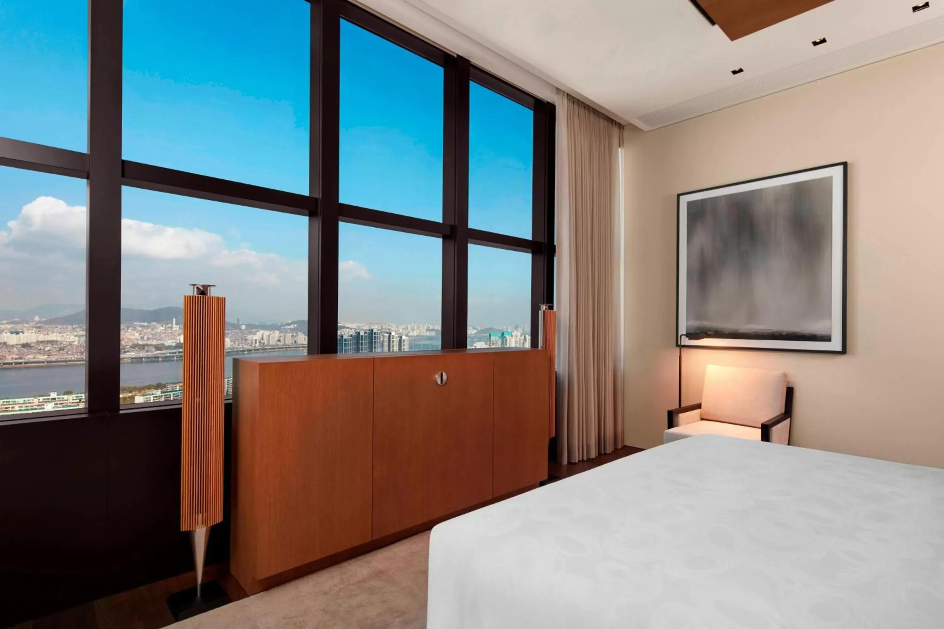 Bedroom in JW Marriott Hotel Seoul