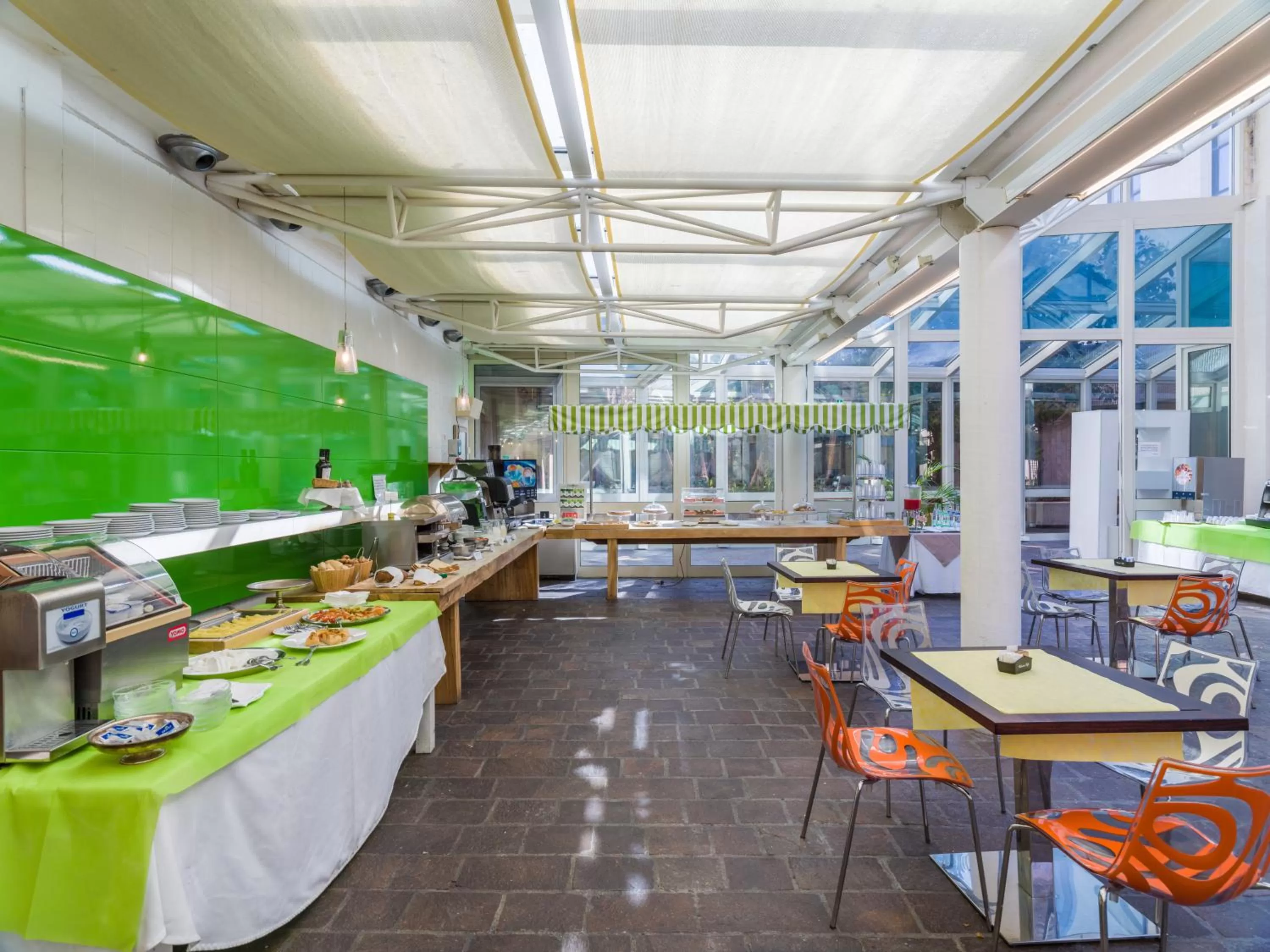 Breakfast in Grand Hotel Tiziano E Dei Congressi