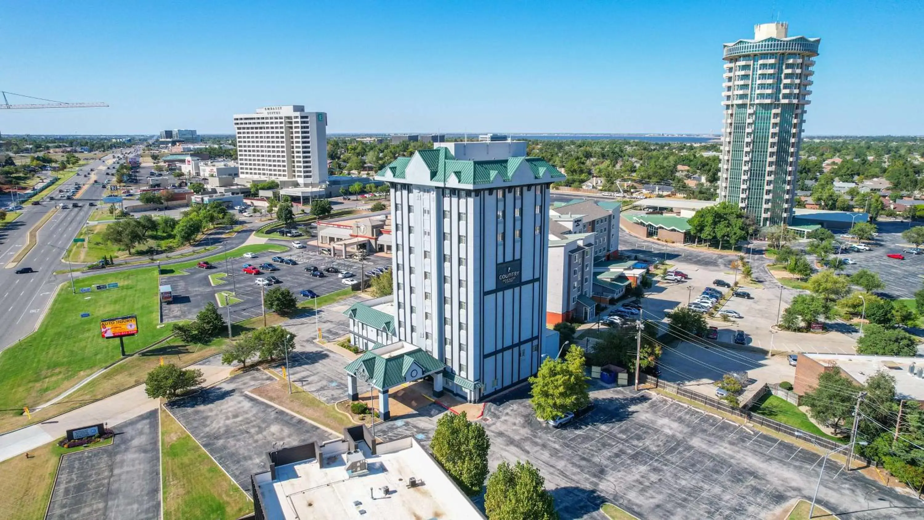 Property building, Bird's-eye View in Country Inn & Suites by Radisson, Oklahoma City at Northwest Expressway, OK