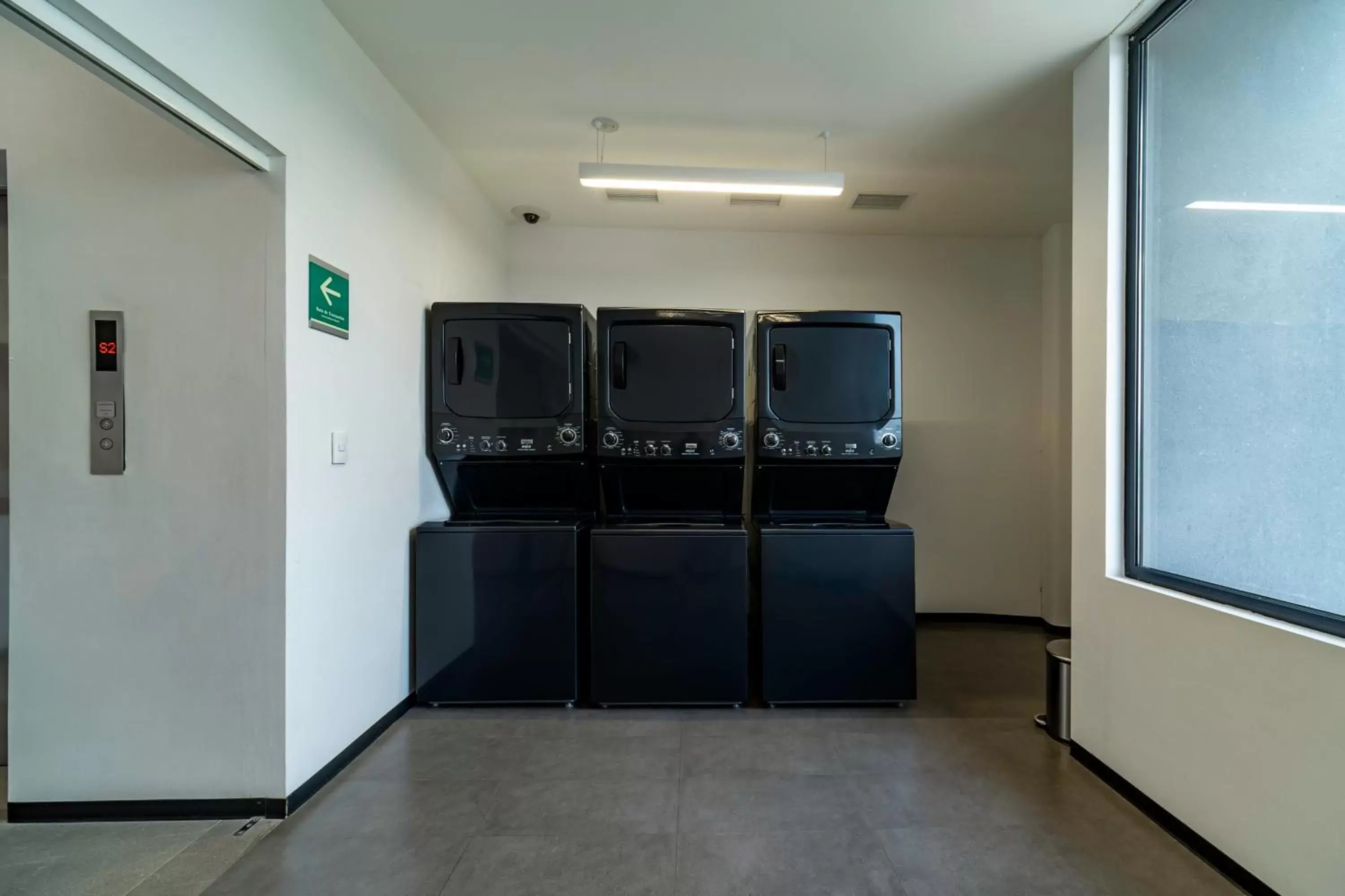 laundry, Kitchen/Kitchenette in Stadía Suites Querétaro Centro Histórico