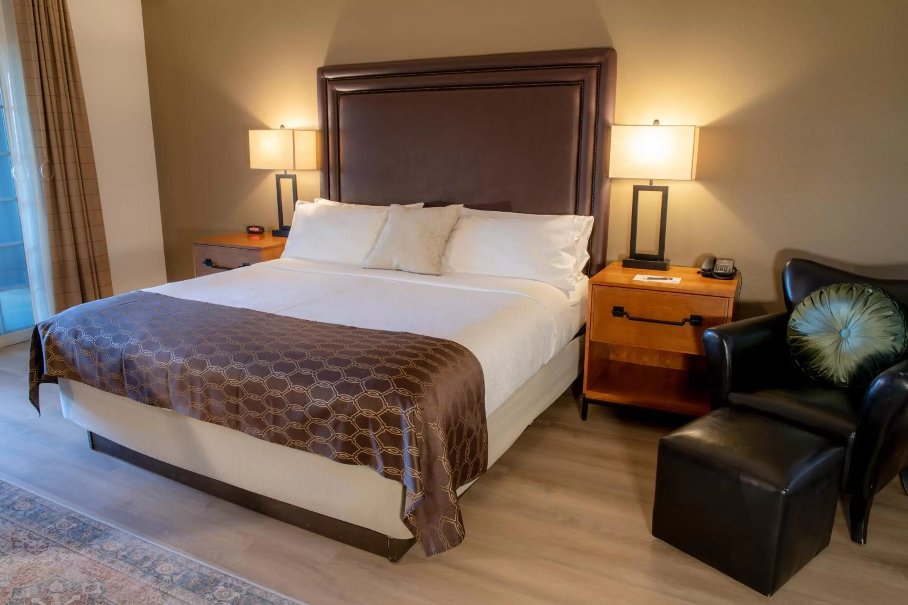 Bed in Running Y Ranch Golf & Spa Resort