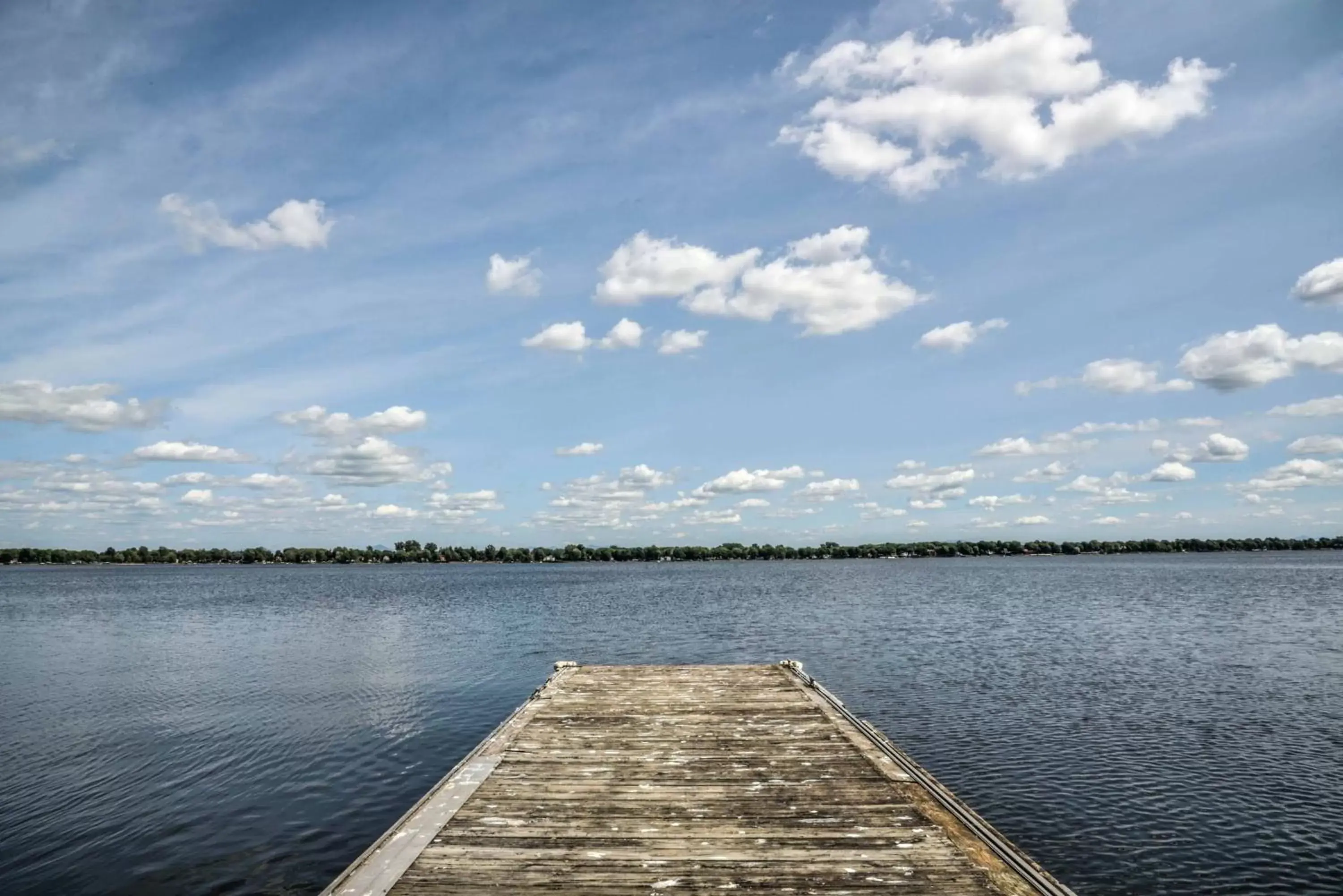 Lake view in Complexe La cache du Lac Champlain