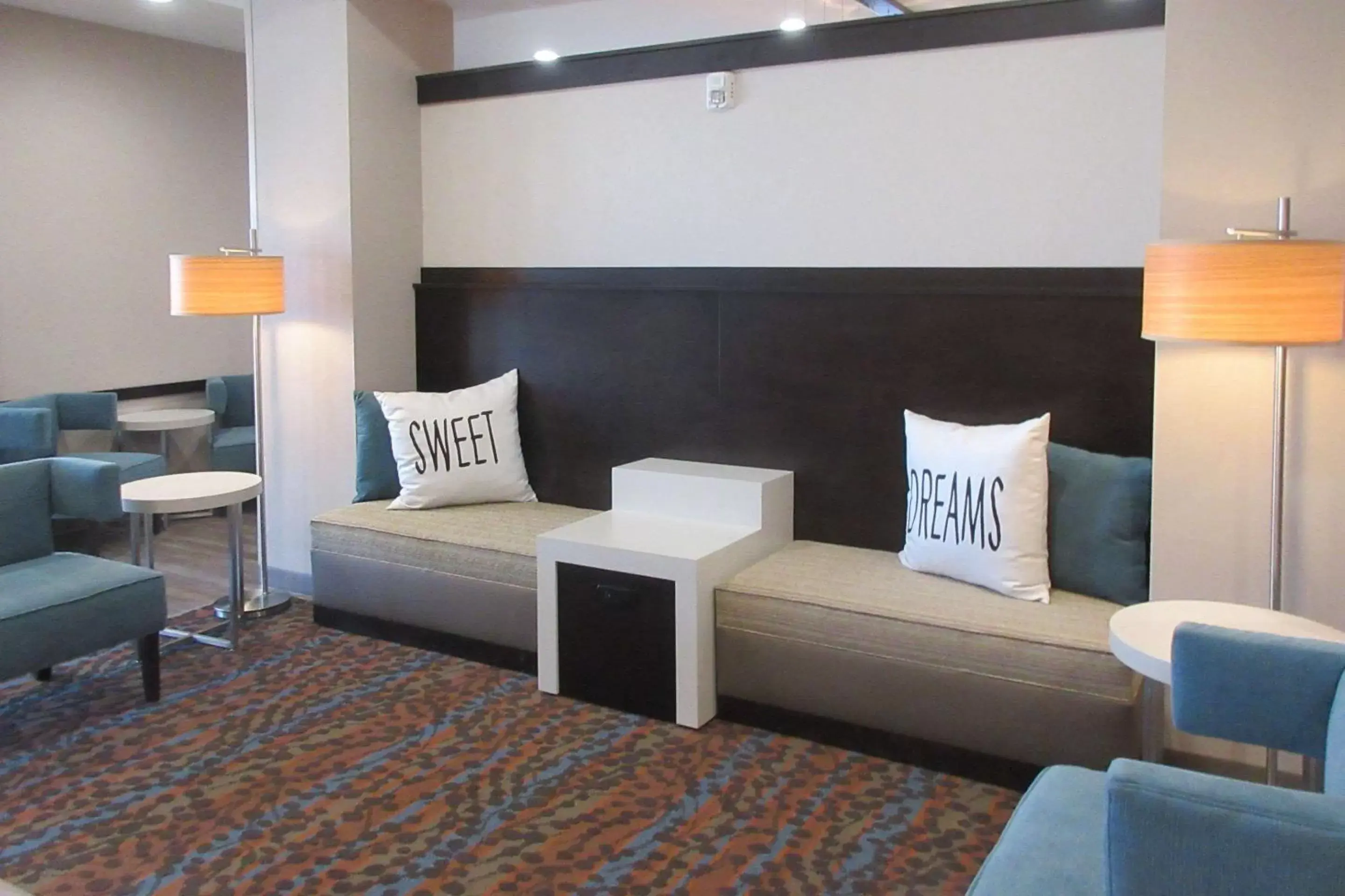 Lobby or reception, Seating Area in Sleep Inn & Suites Oregon - Madison
