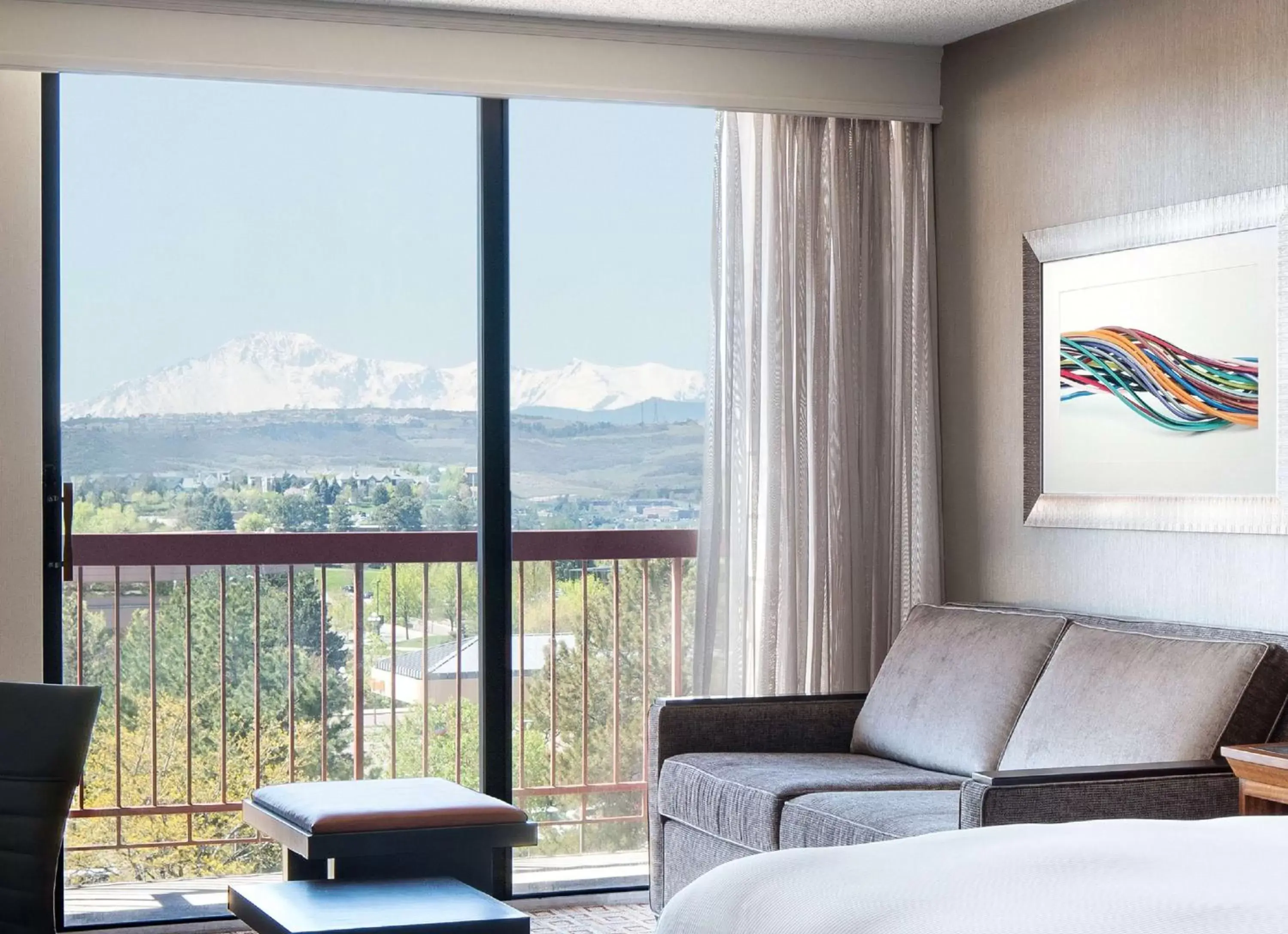 Bed, Seating Area in DoubleTree by Hilton Denver Tech