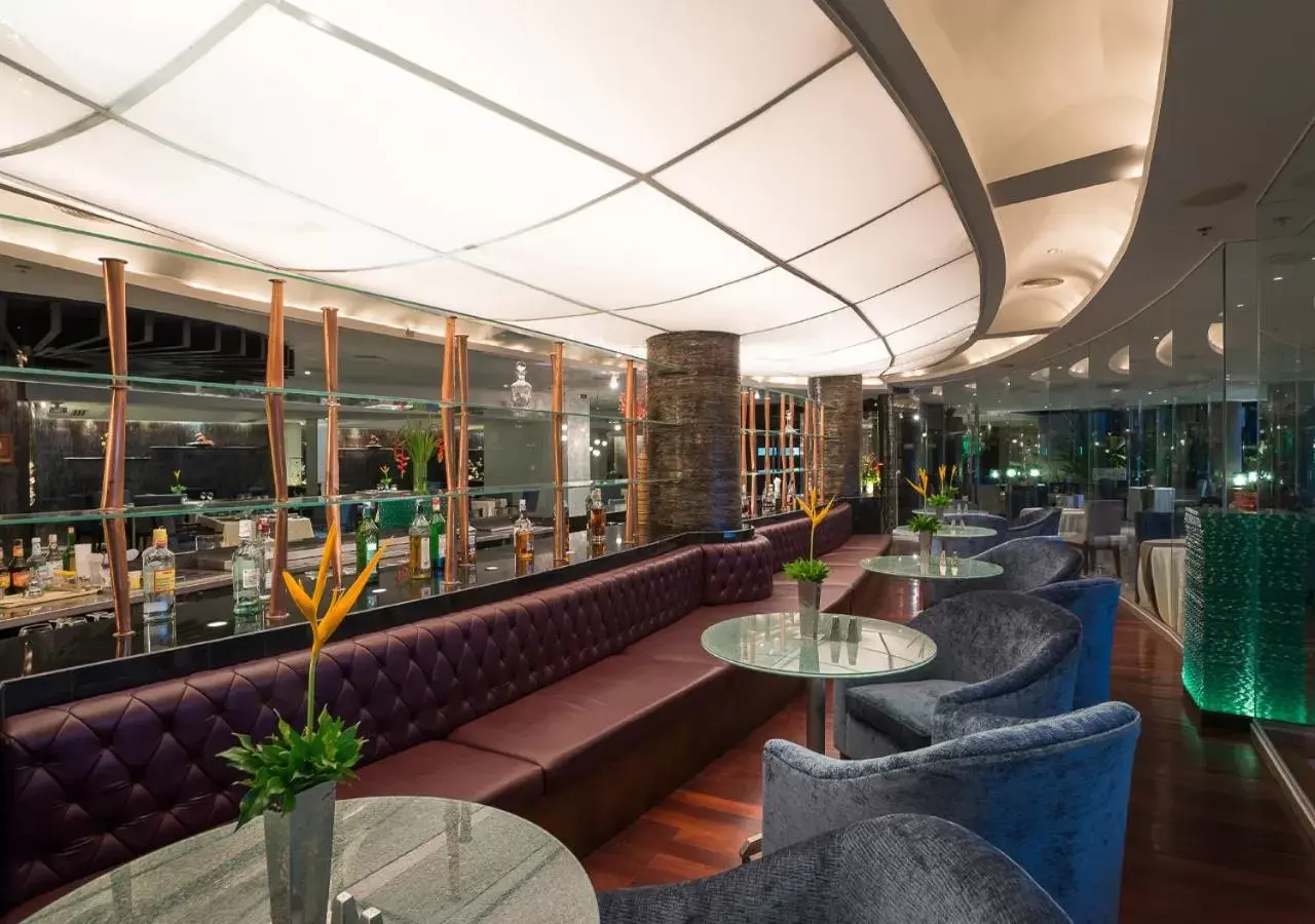 Lounge or bar, Lounge/Bar in Royal Wing Suites & Spa Pattaya