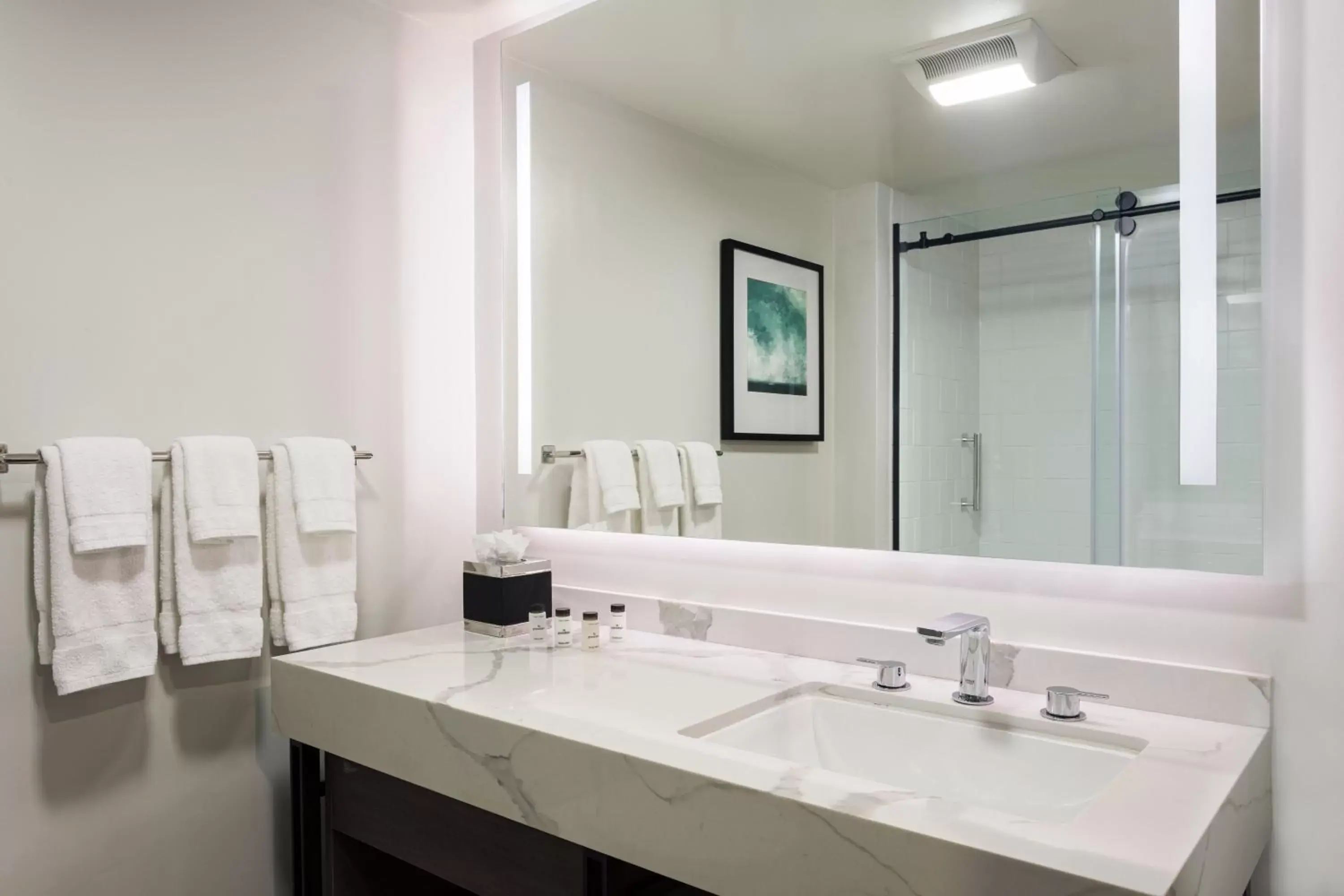 Bathroom in Portland Sheraton at Sable Oaks