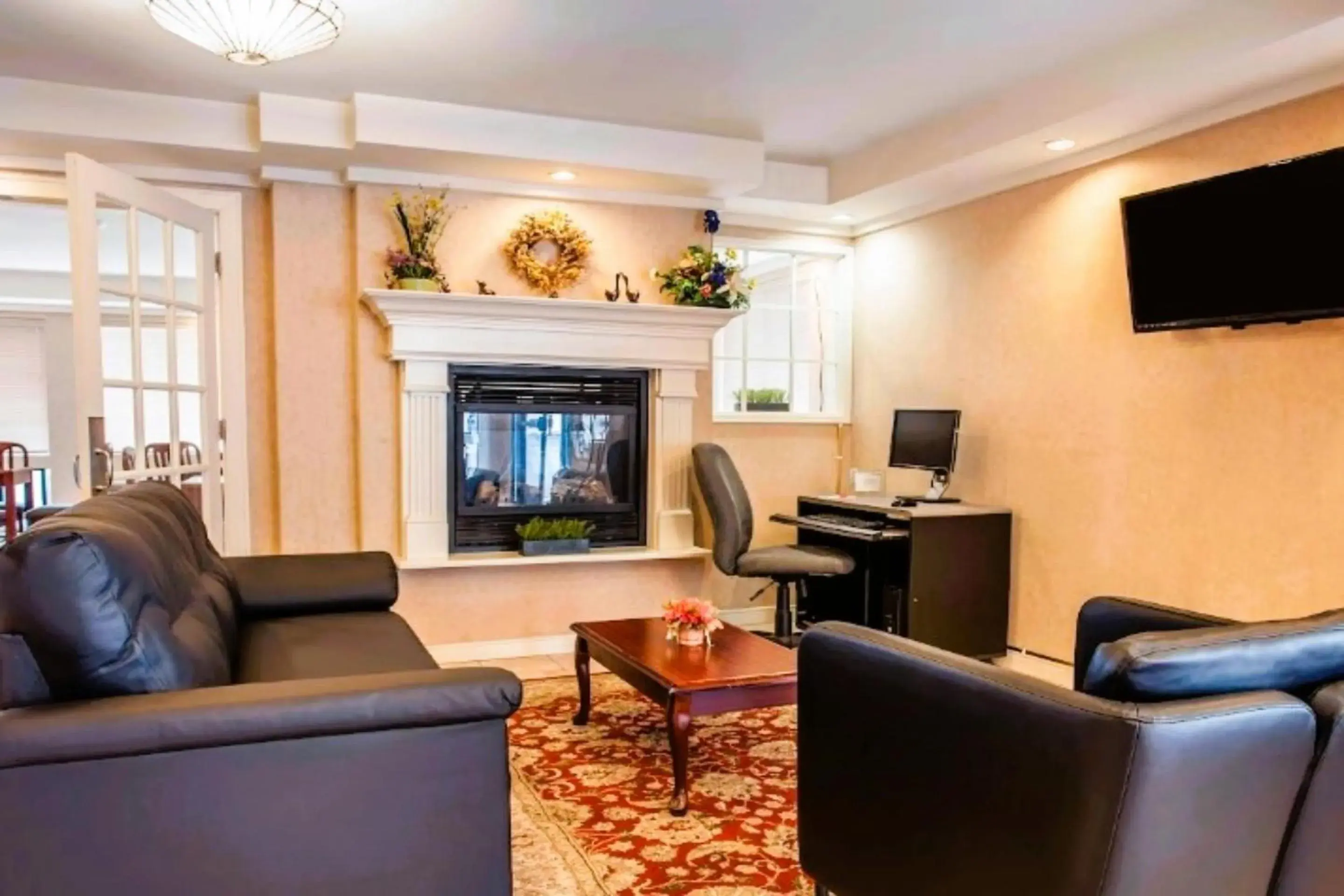 Lobby or reception, Seating Area in Inn at Lake Washington