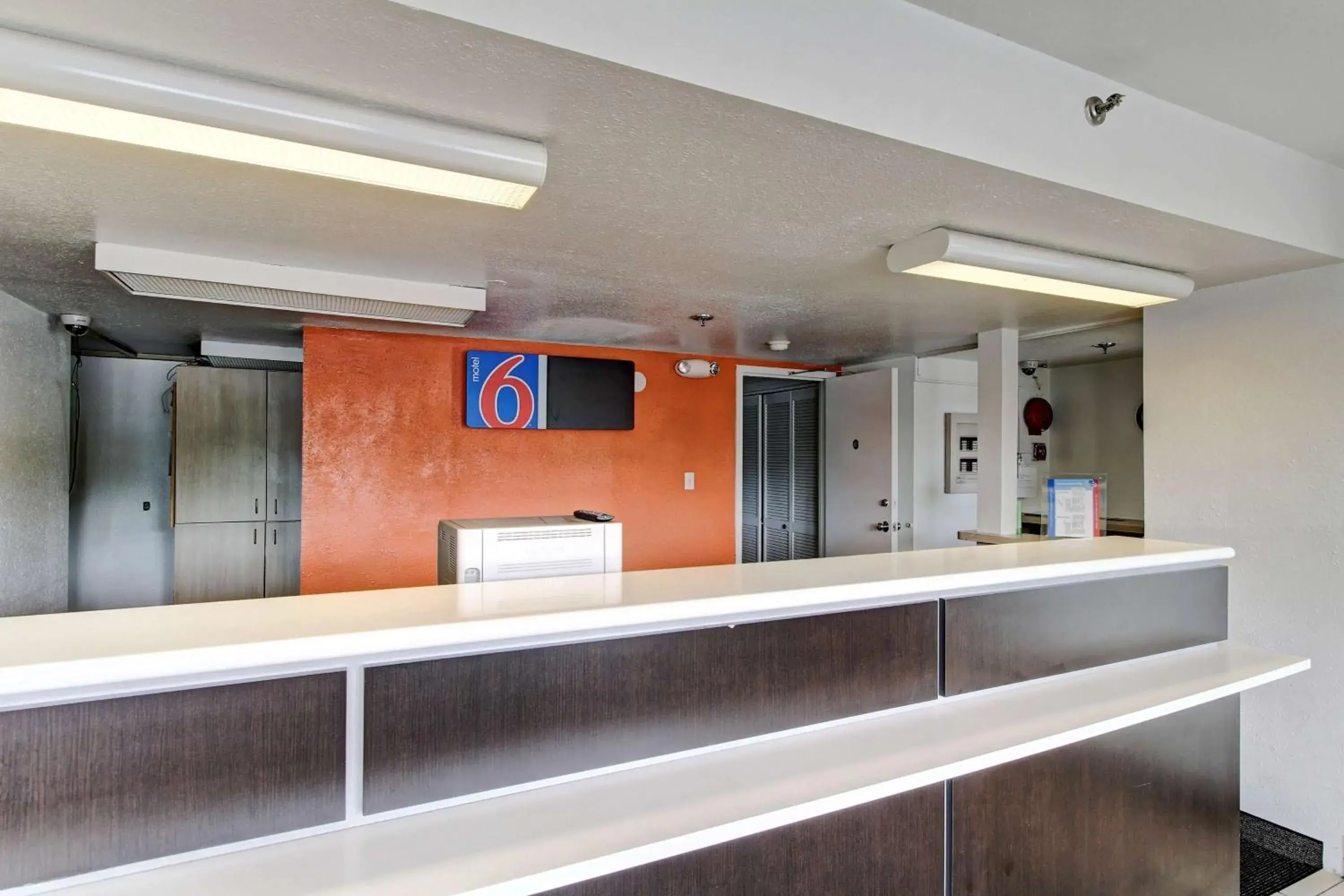 Property logo or sign, Lobby/Reception in Motel 6-Amherst, OH - Cleveland West - Lorain
