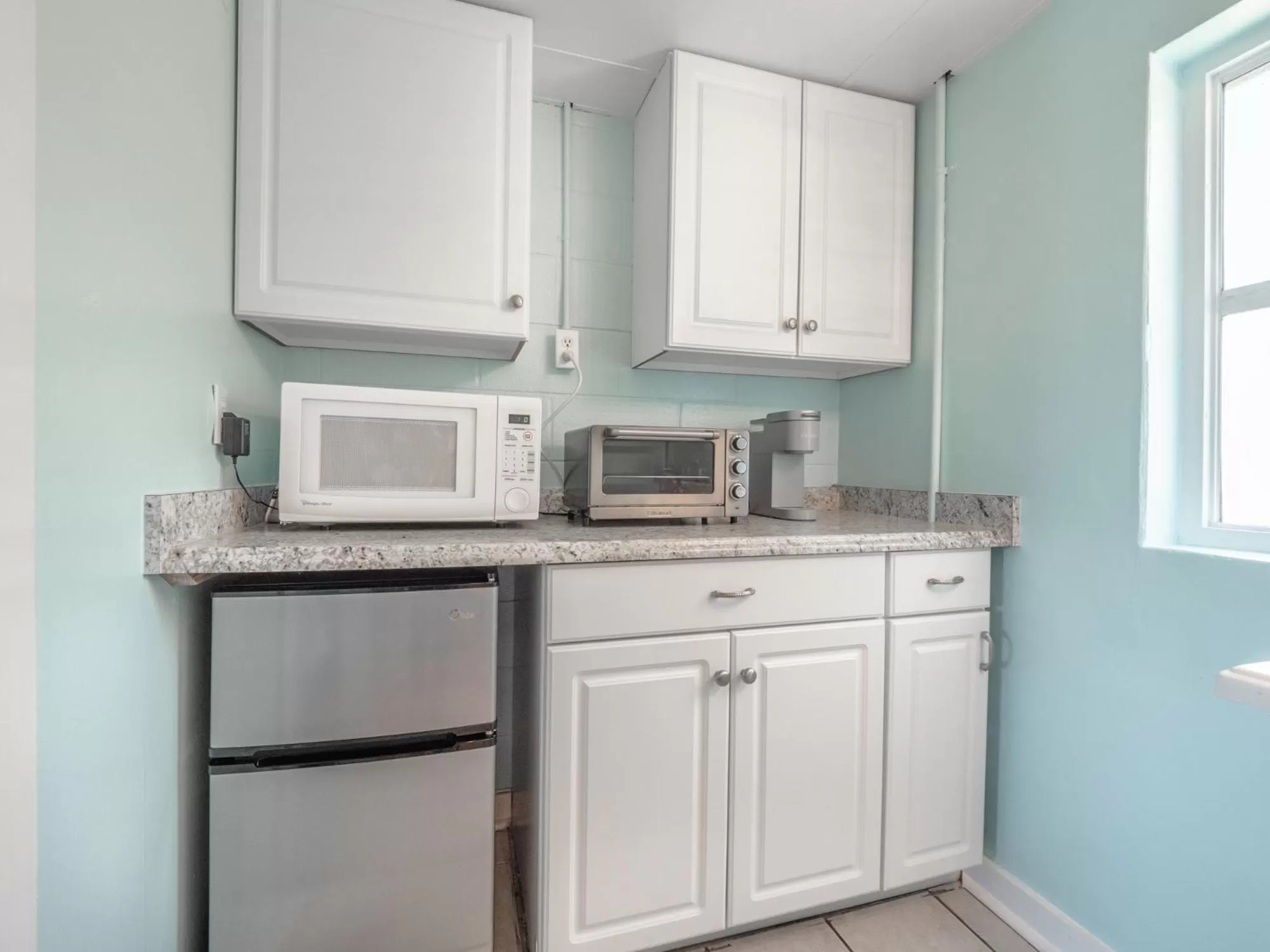 Property building, Kitchen/Kitchenette in The Waterway Pet Friendly by Carolina Retreats