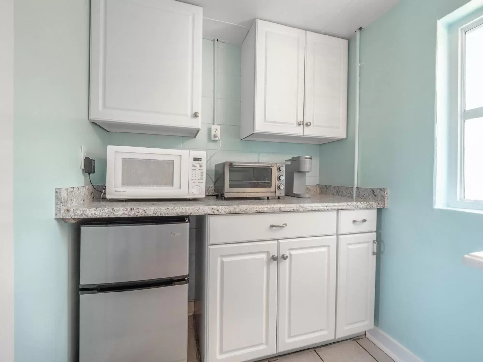 Property building, Kitchen/Kitchenette in The Waterway Pet Friendly by Carolina Retreats