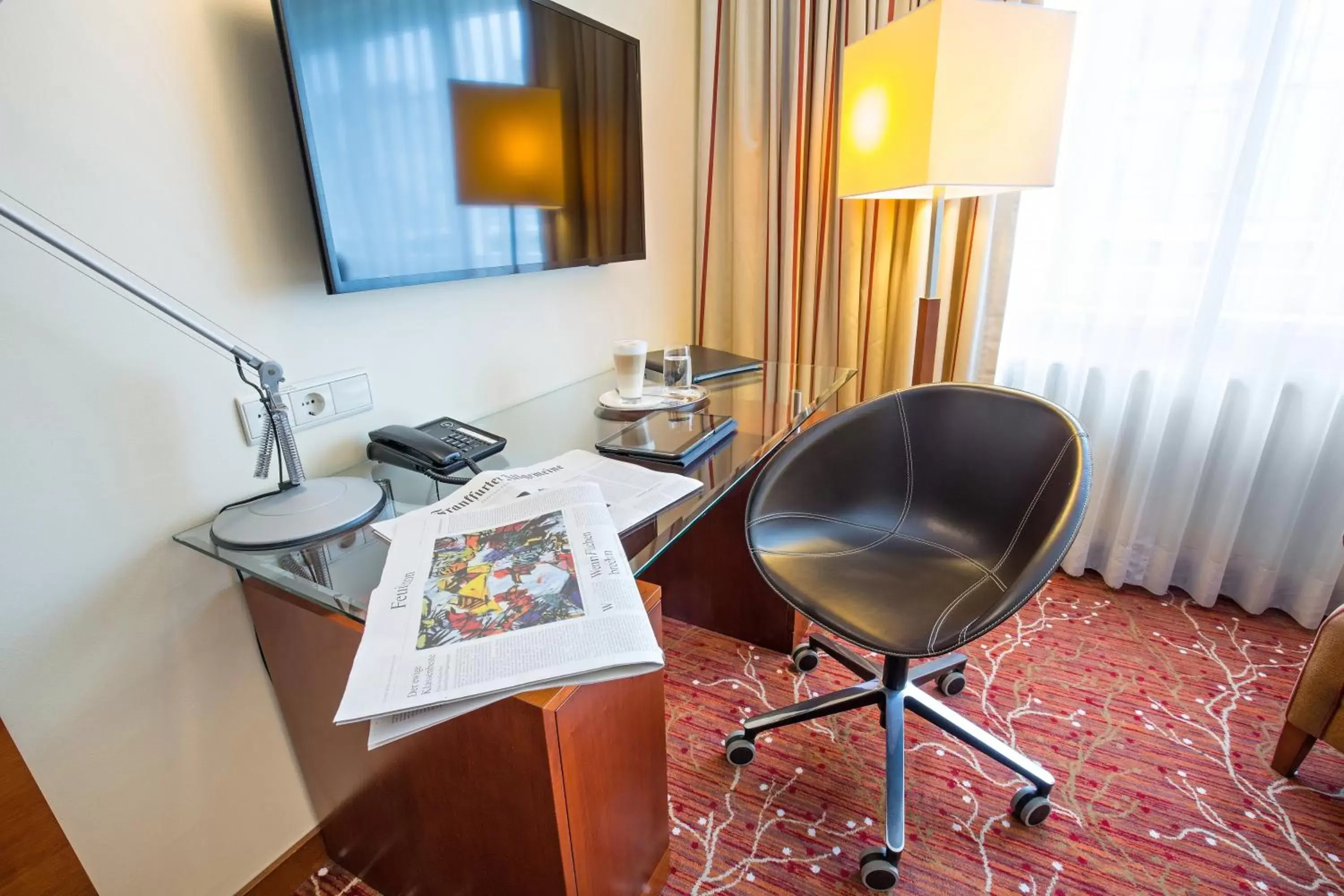 Photo of the whole room, Bathroom in Hotel Kaiserhof Wien