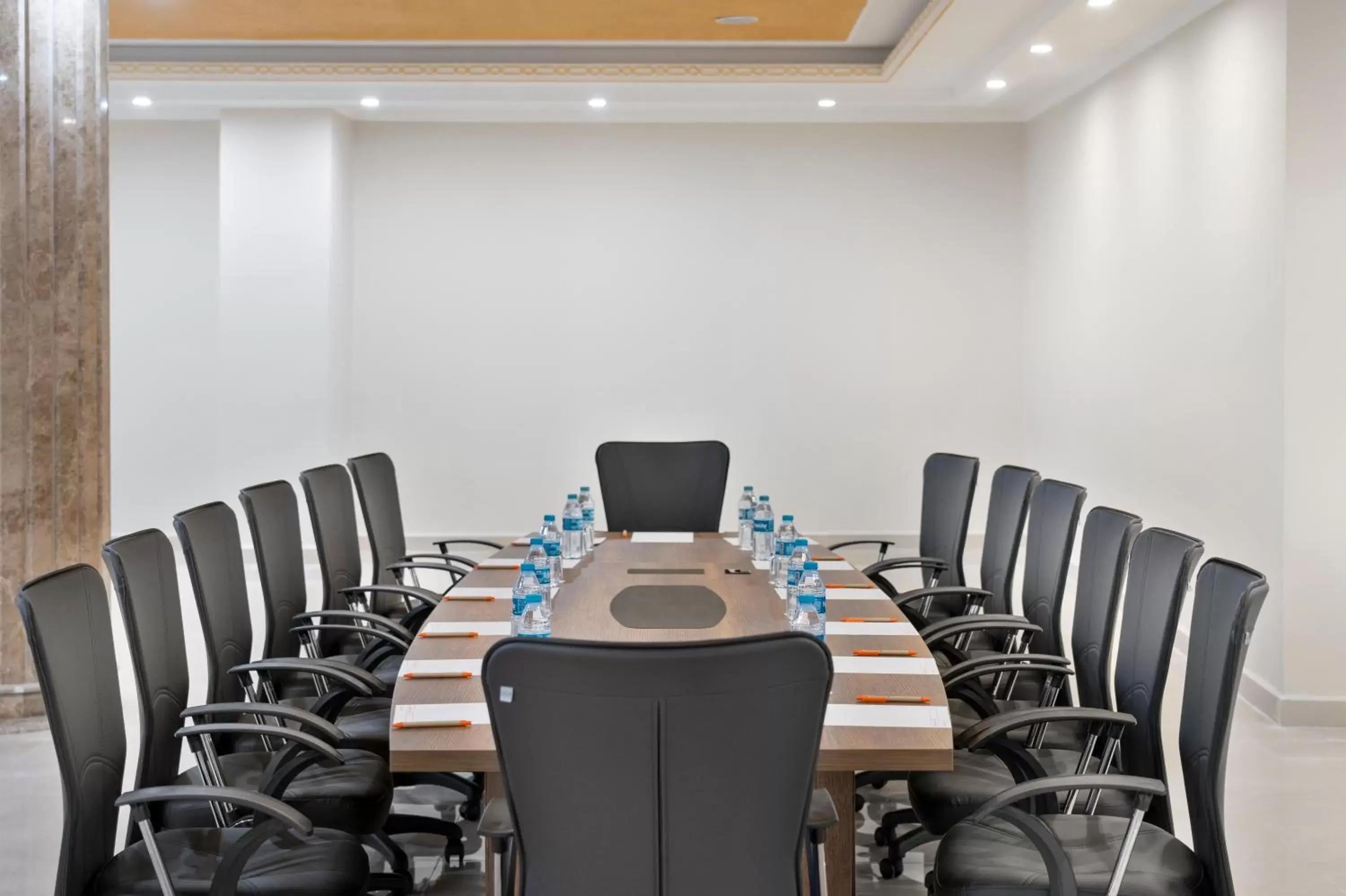 Meeting/conference room in Ramada Plaza by Wyndham Silivri