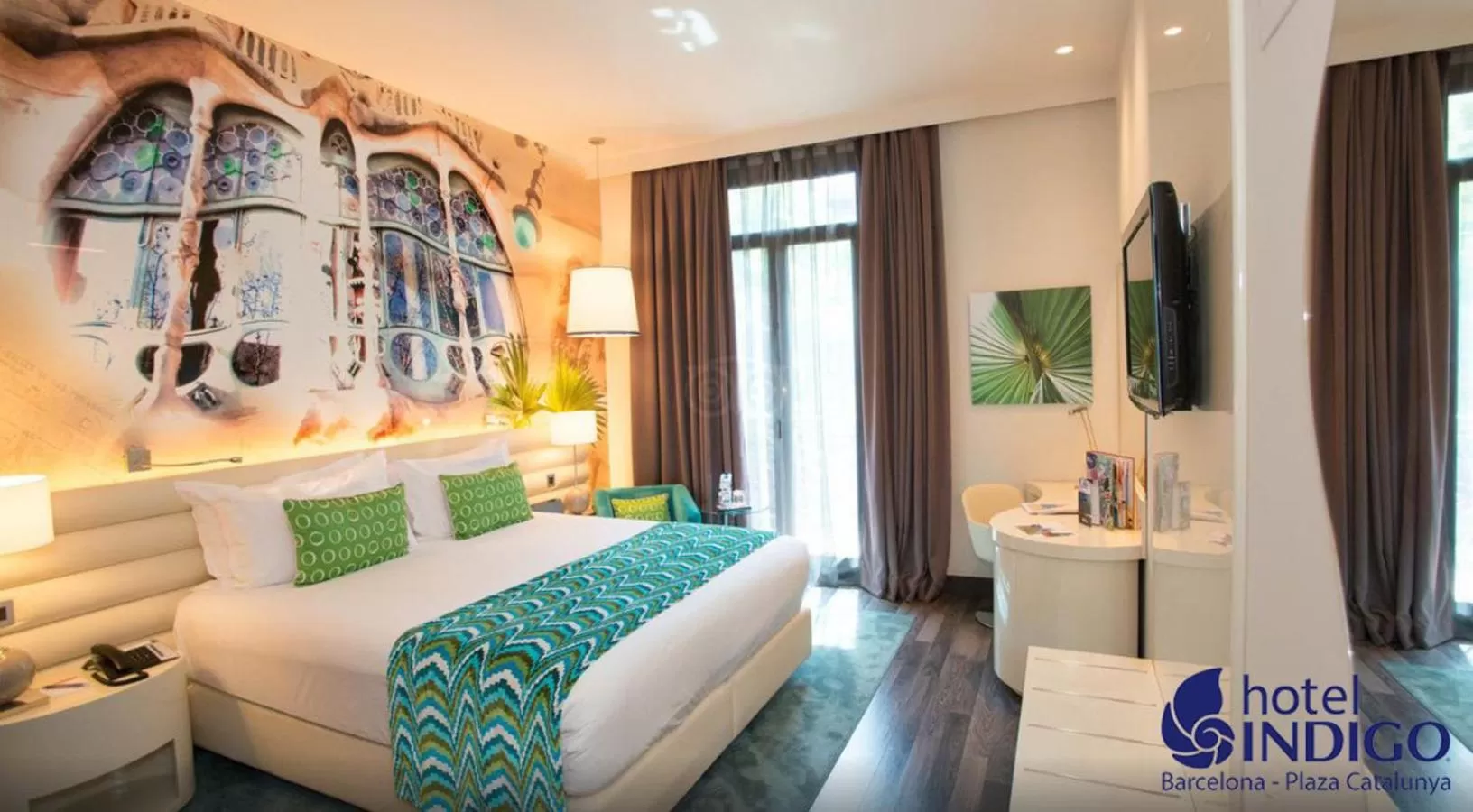 Bed in Hotel Indigo Barcelona - Plaza Catalunya 4Sup by IHG