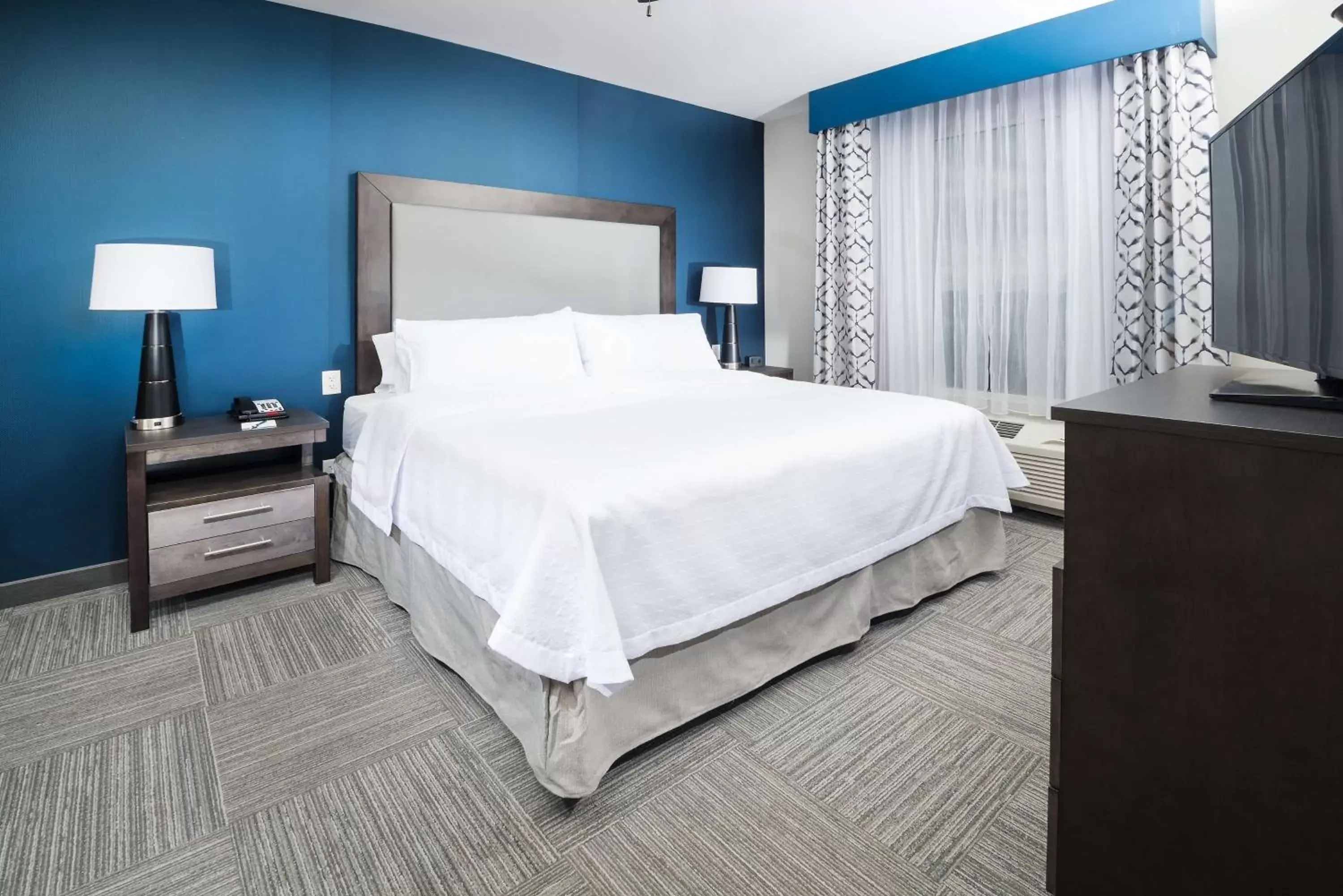Bedroom, Bed in Homewood Suites By Hilton Tulsa Catoosa