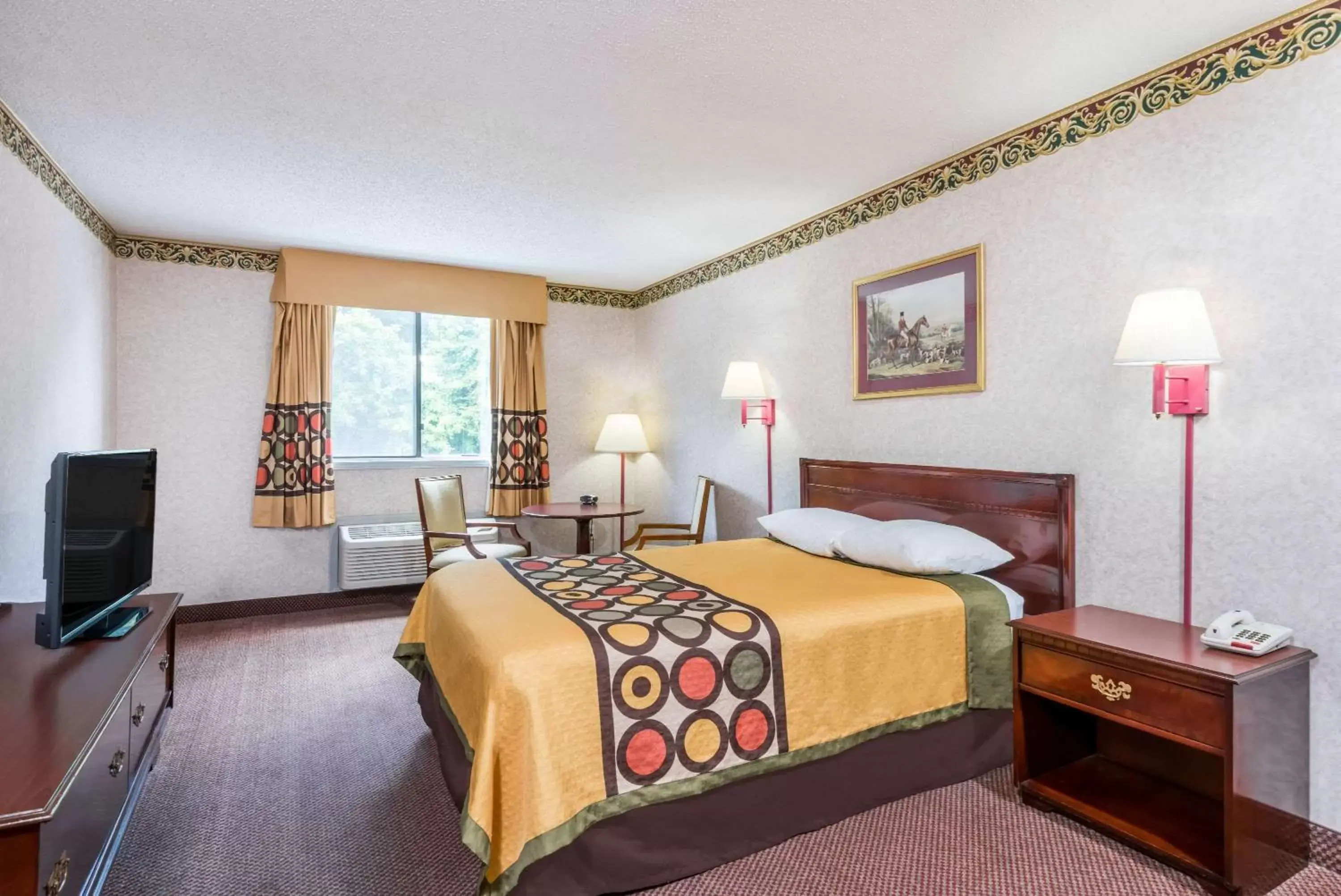 Photo of the whole room, Bed in Super 8 by Wyndham Hancock MD
