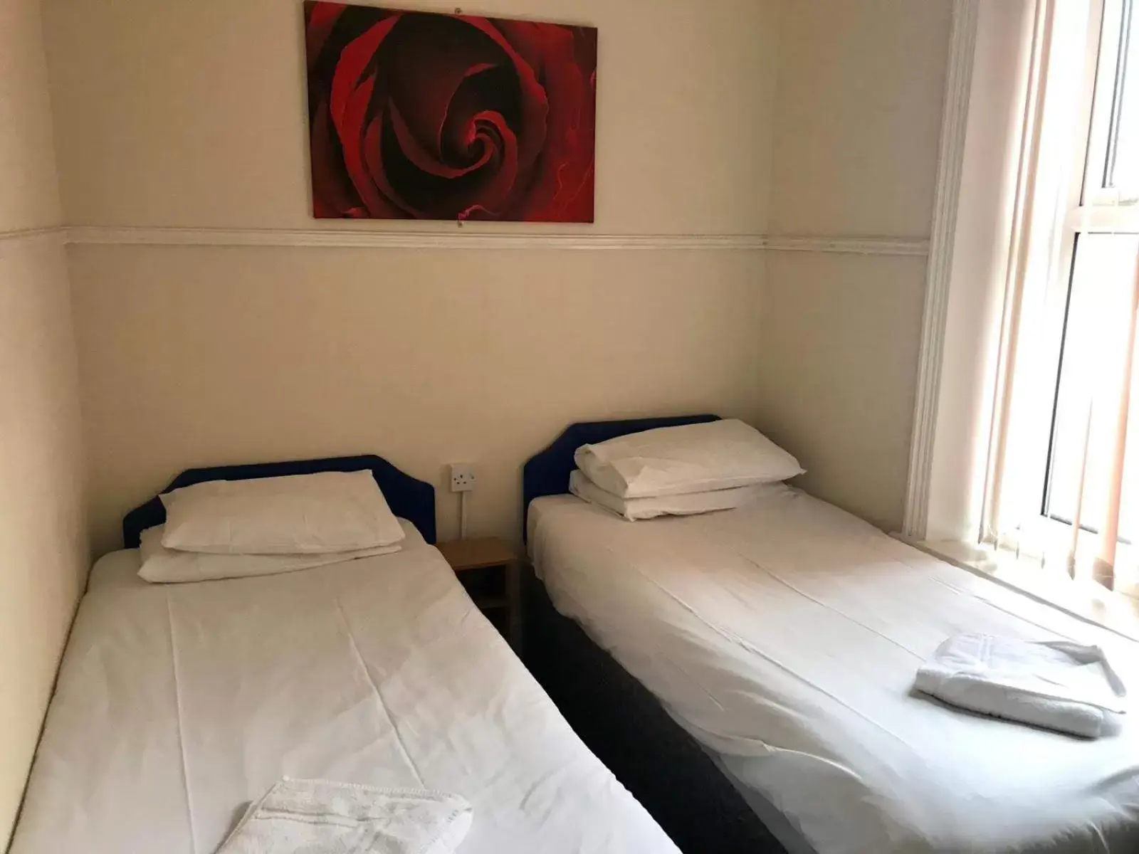 Bed in Hayward Hotel