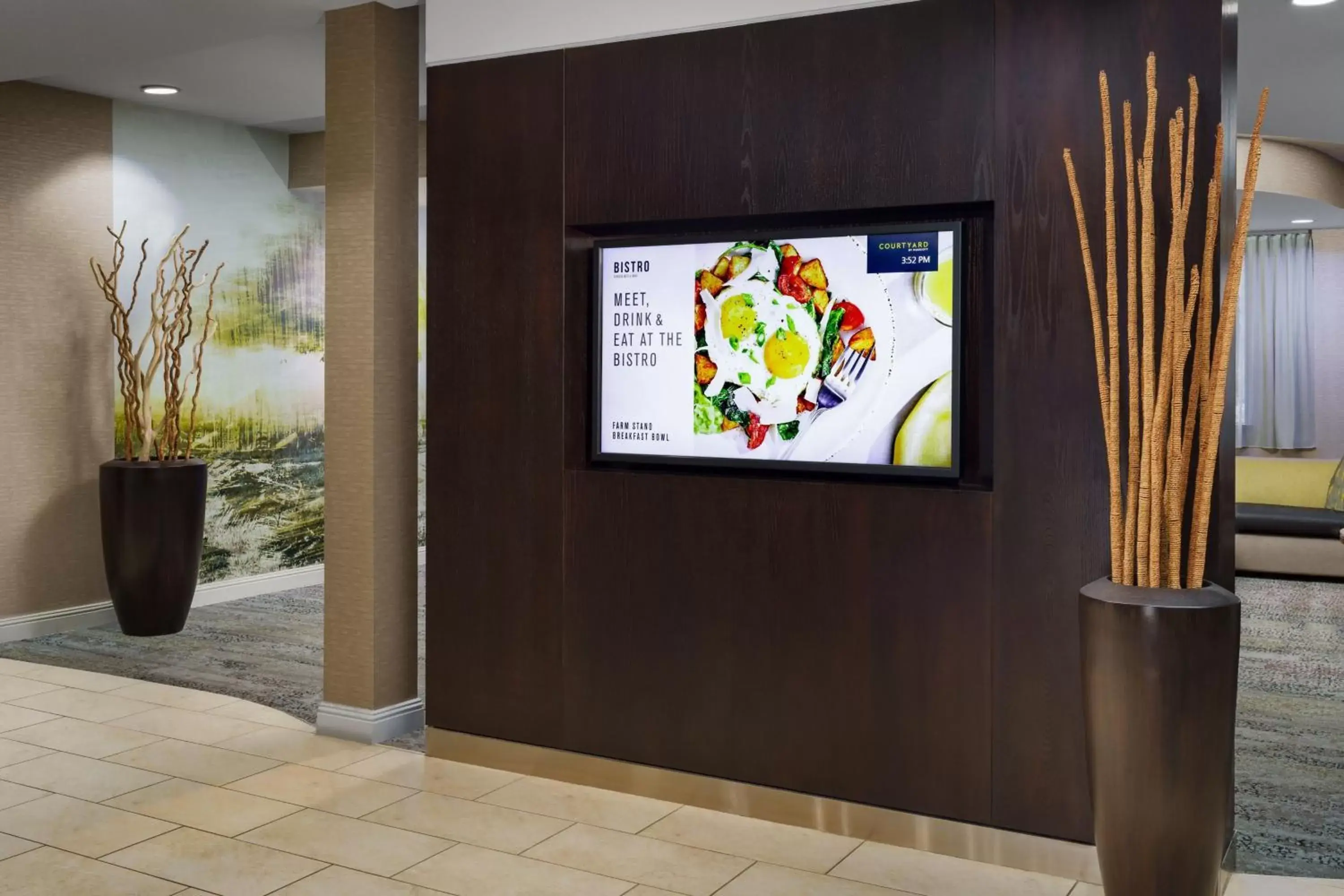 Lobby or reception in Courtyard by Marriott Roseville Galleria Mall/Creekside Ridge Drive