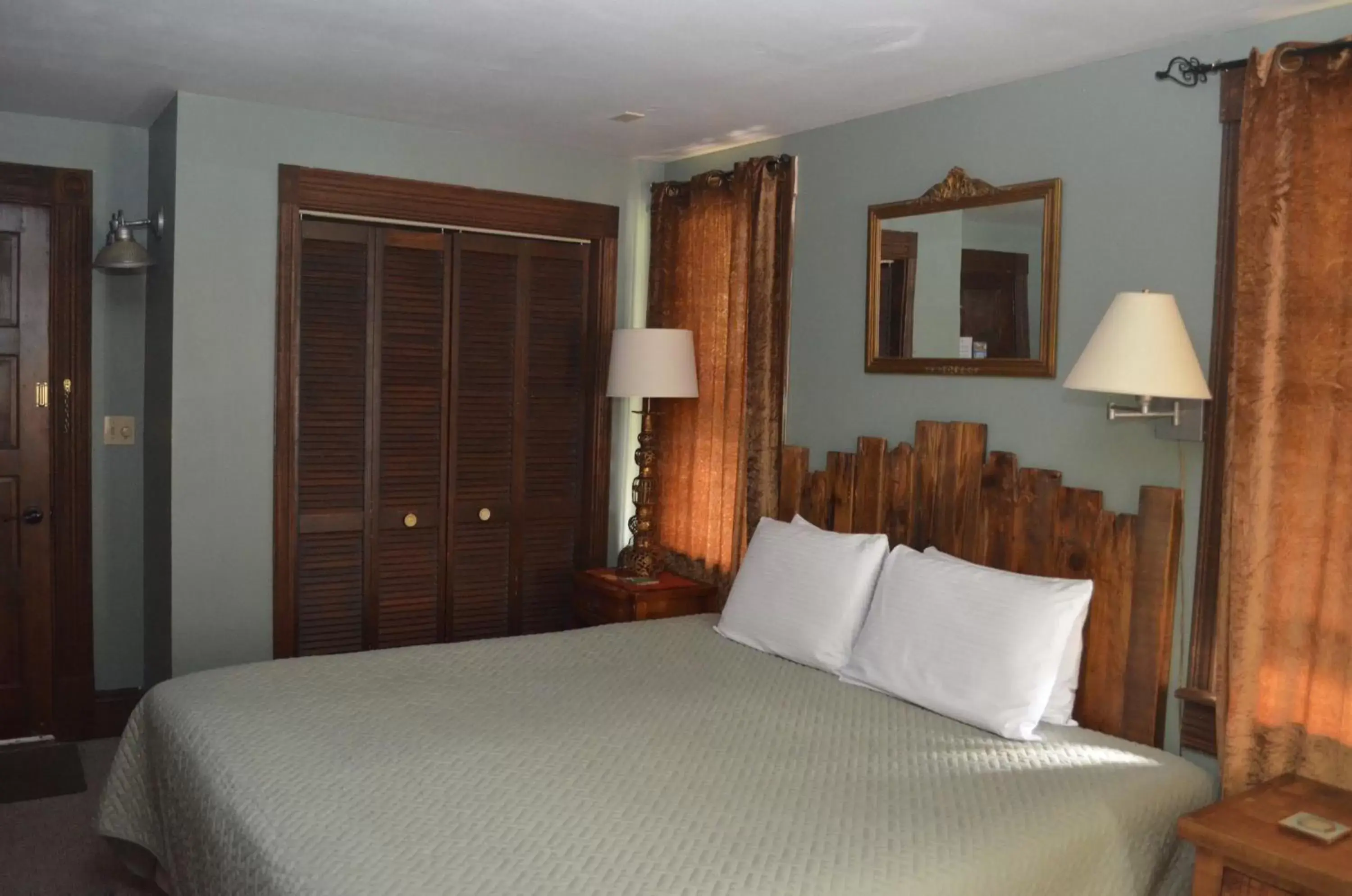 Bedroom, Bed in The Ouray Main Street Inn