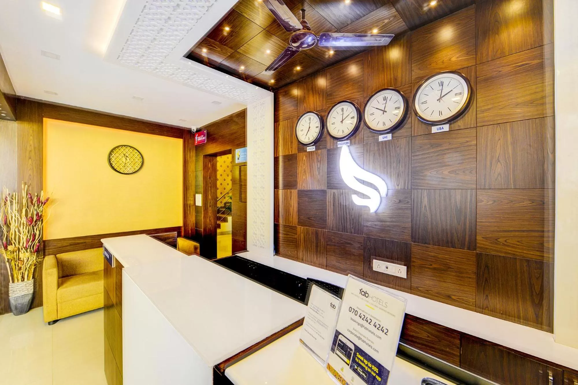 Lobby or reception in FabHotel Sky Bay Residency - Near Kodambakkam Railway Station