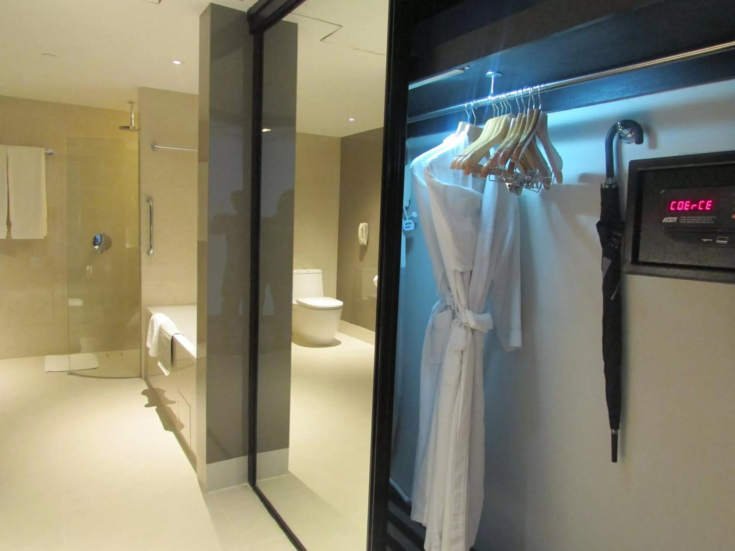 Bathroom in Concorde Hotel Singapore