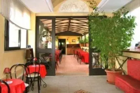 Restaurant/Places to Eat in Hotel Nardizzi Americana