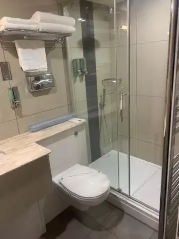 Bathroom in Prom Hotel