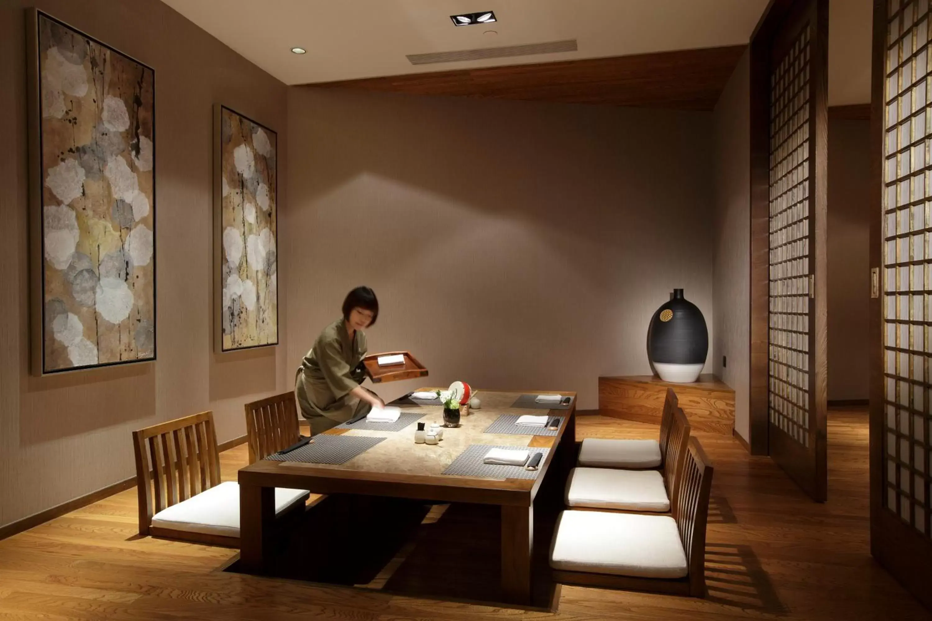Restaurant/places to eat in InterContinental Shanghai Jing' An by IHG Restaurant/places to eat in InterContinental Shanghai Jing' An by IHG