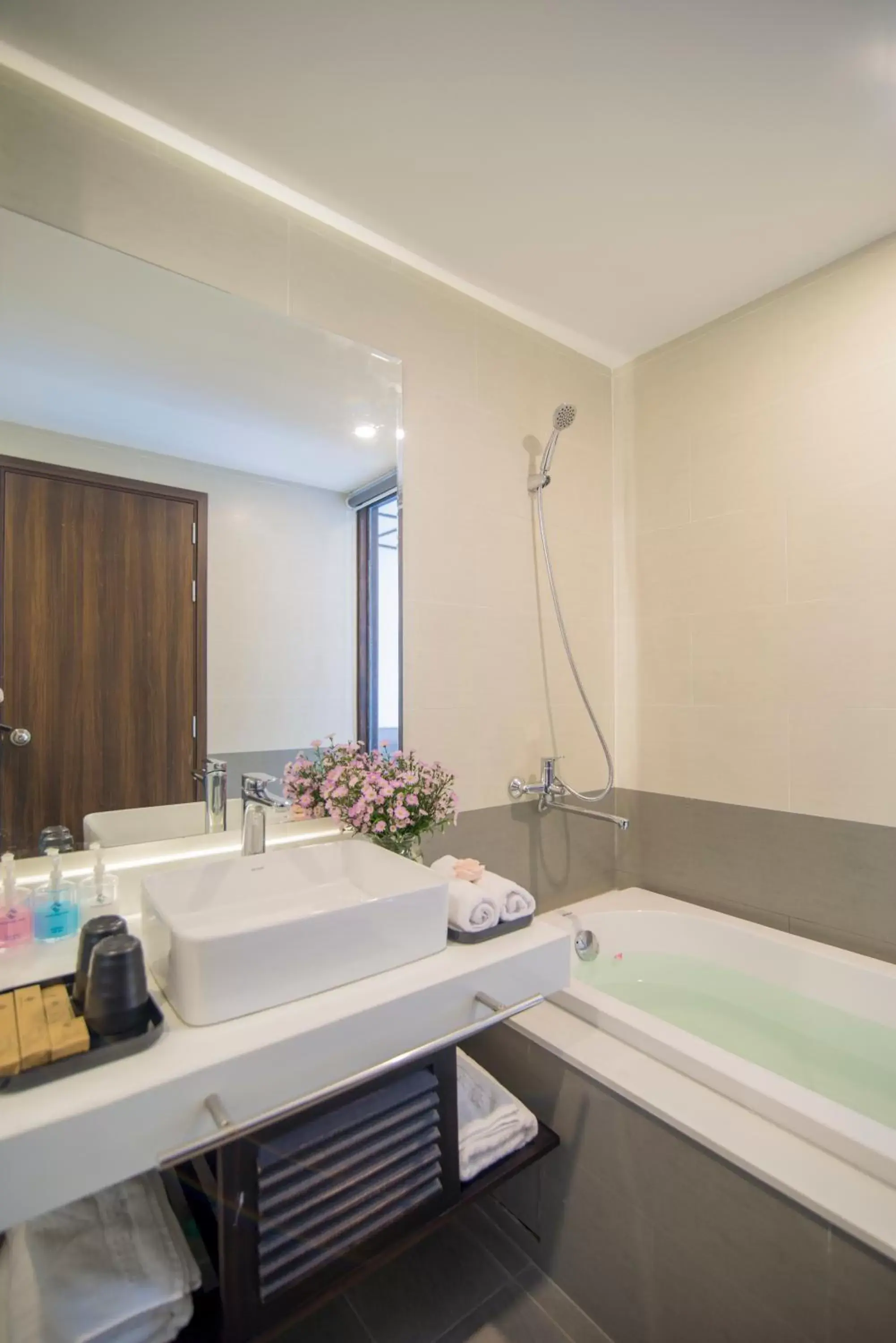 Bathroom in Golden Pearl Hoi An Hotel