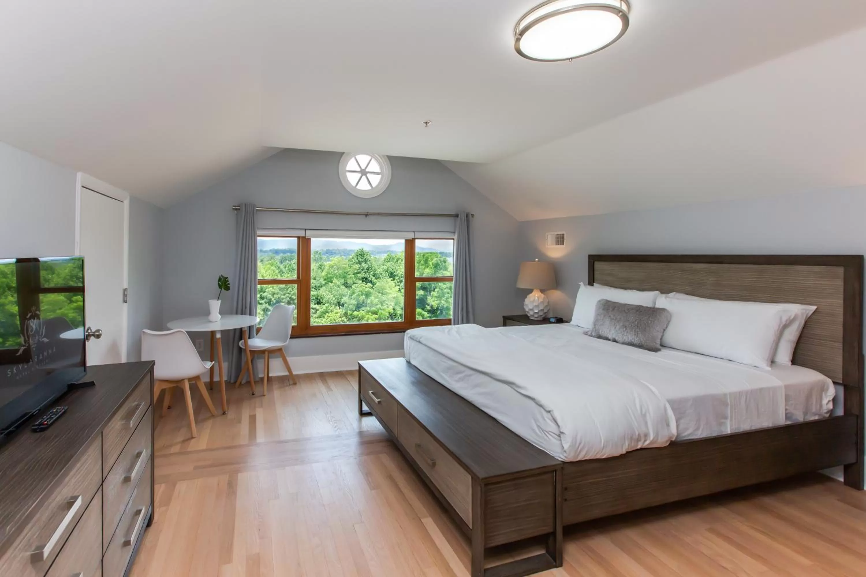 Bedroom, Bed in SKYLARANNA Resort & SPA