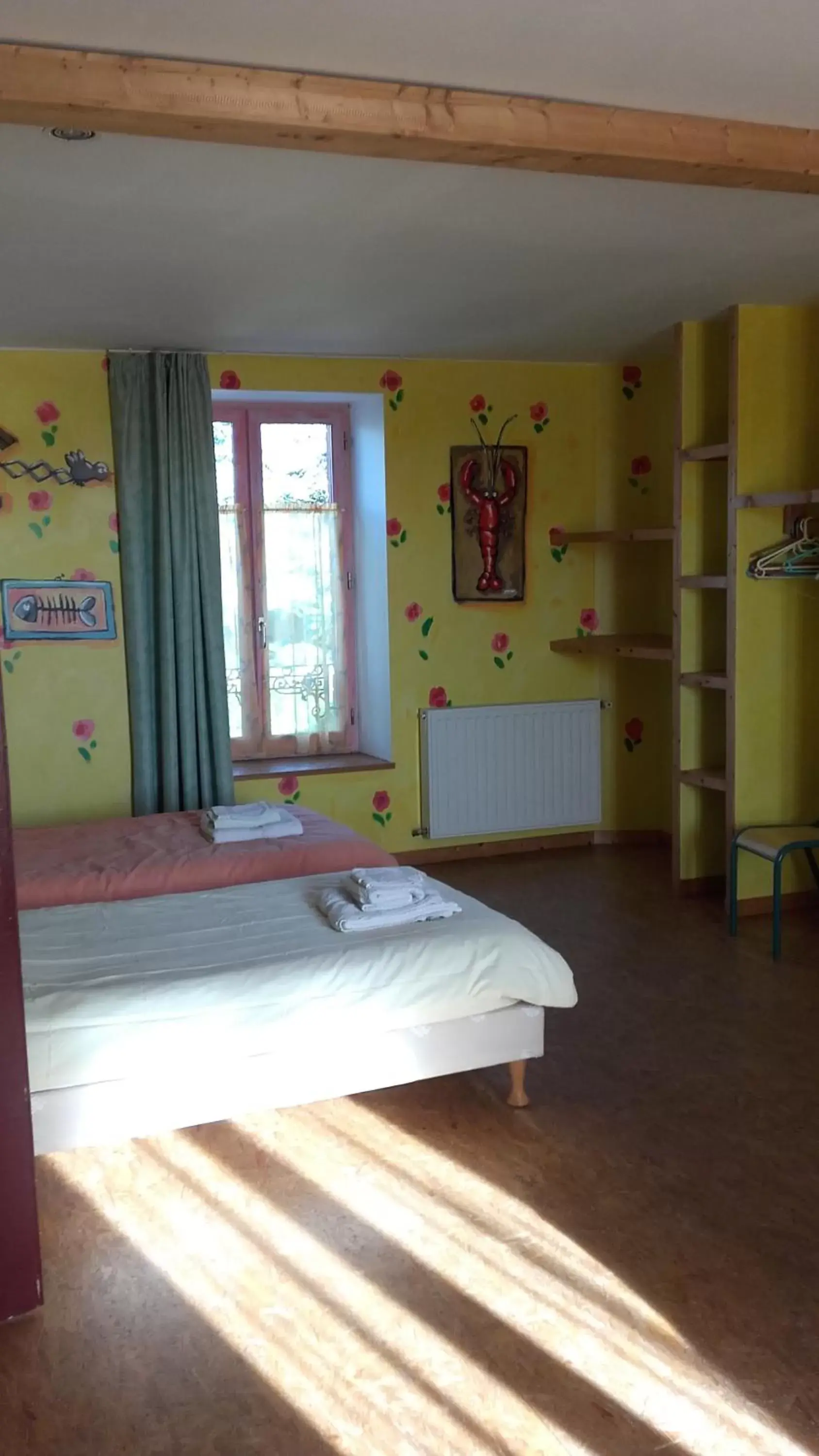 Bedroom, Bed in Les Hortensias - Chambres d'Hôtes