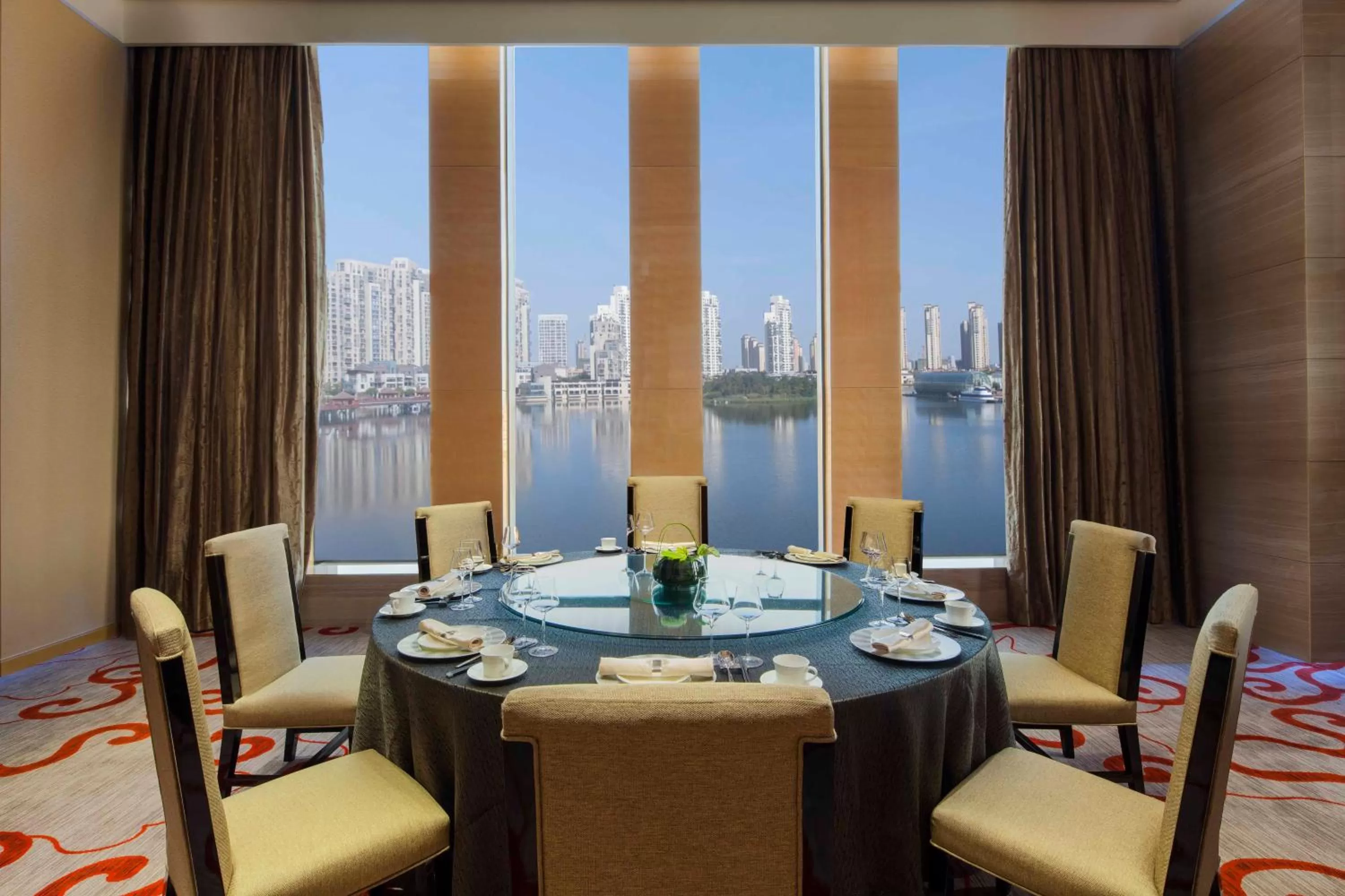 Restaurant/places to eat in Crowne Plaza Tianjin Meijiangnan by IHG