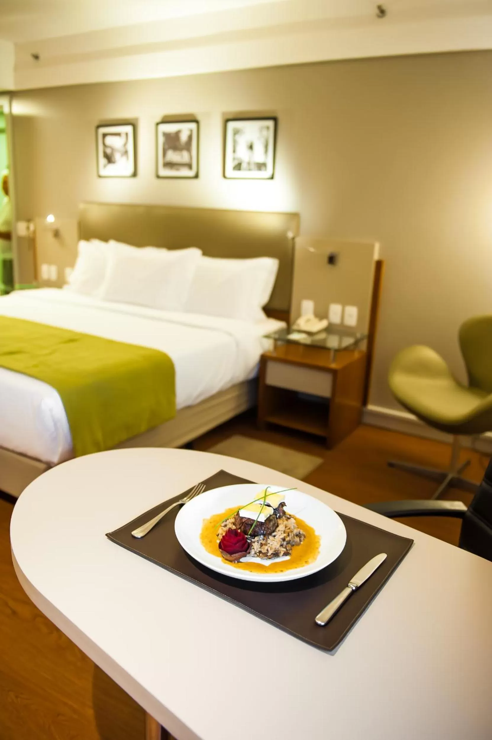 Photo of the whole room, Bed in Slaviero Porto Alegre Moinhos