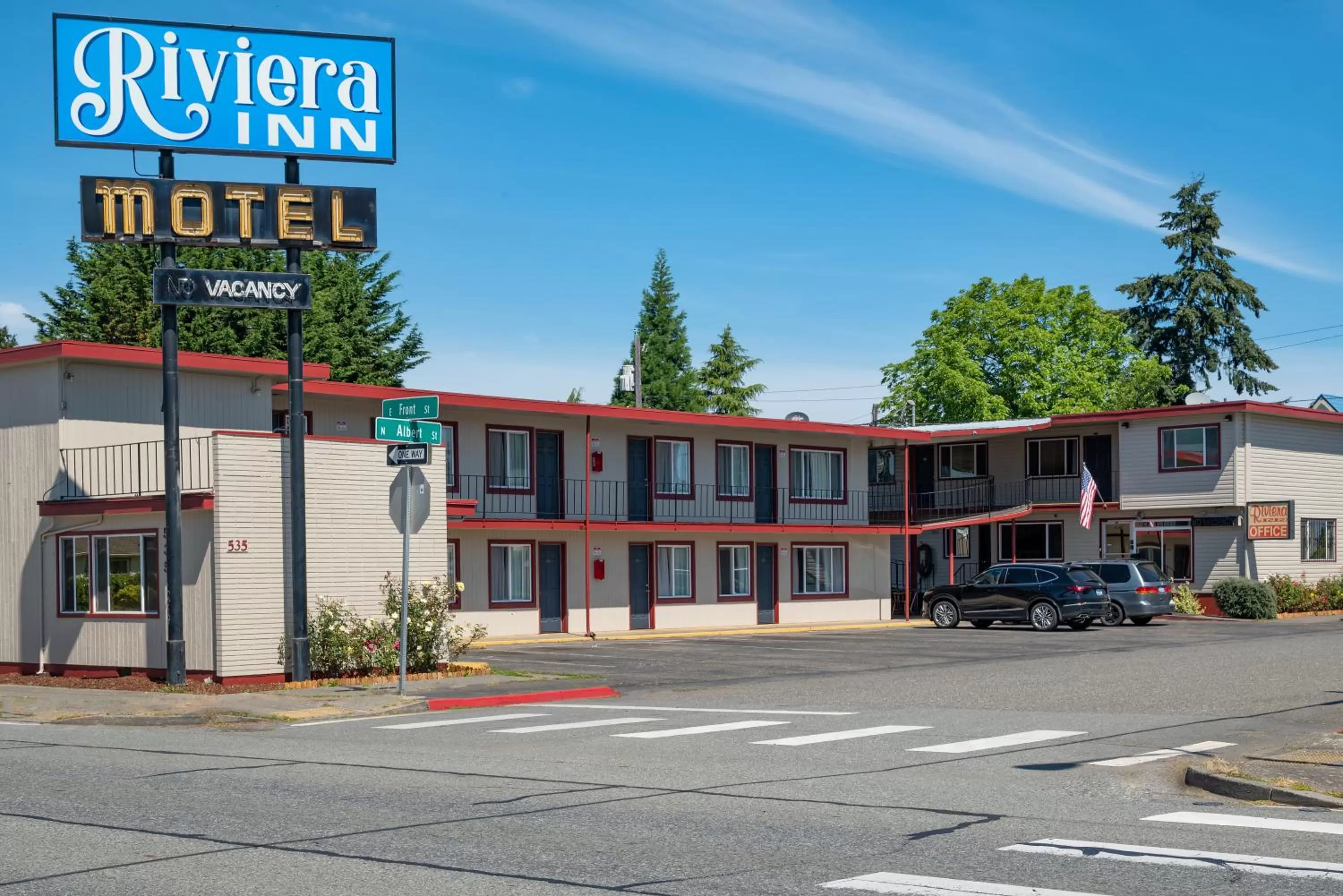 Riviera Inn