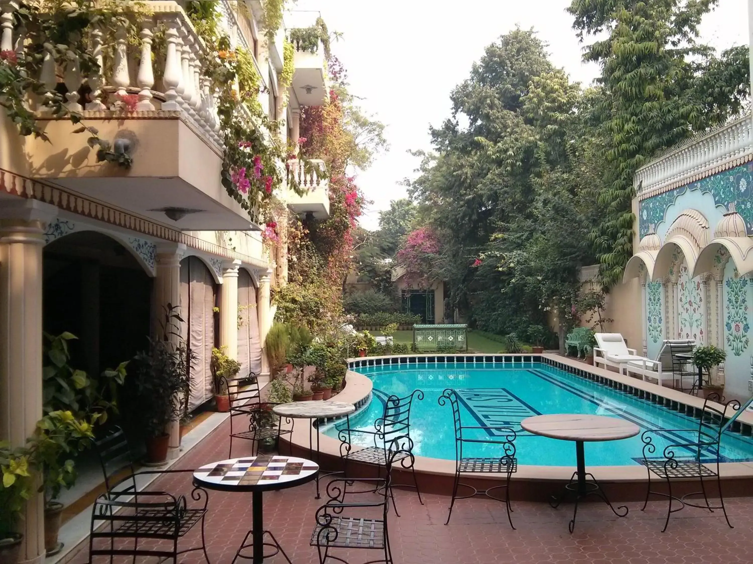 Swimming Pool in Hotel Jasvilas