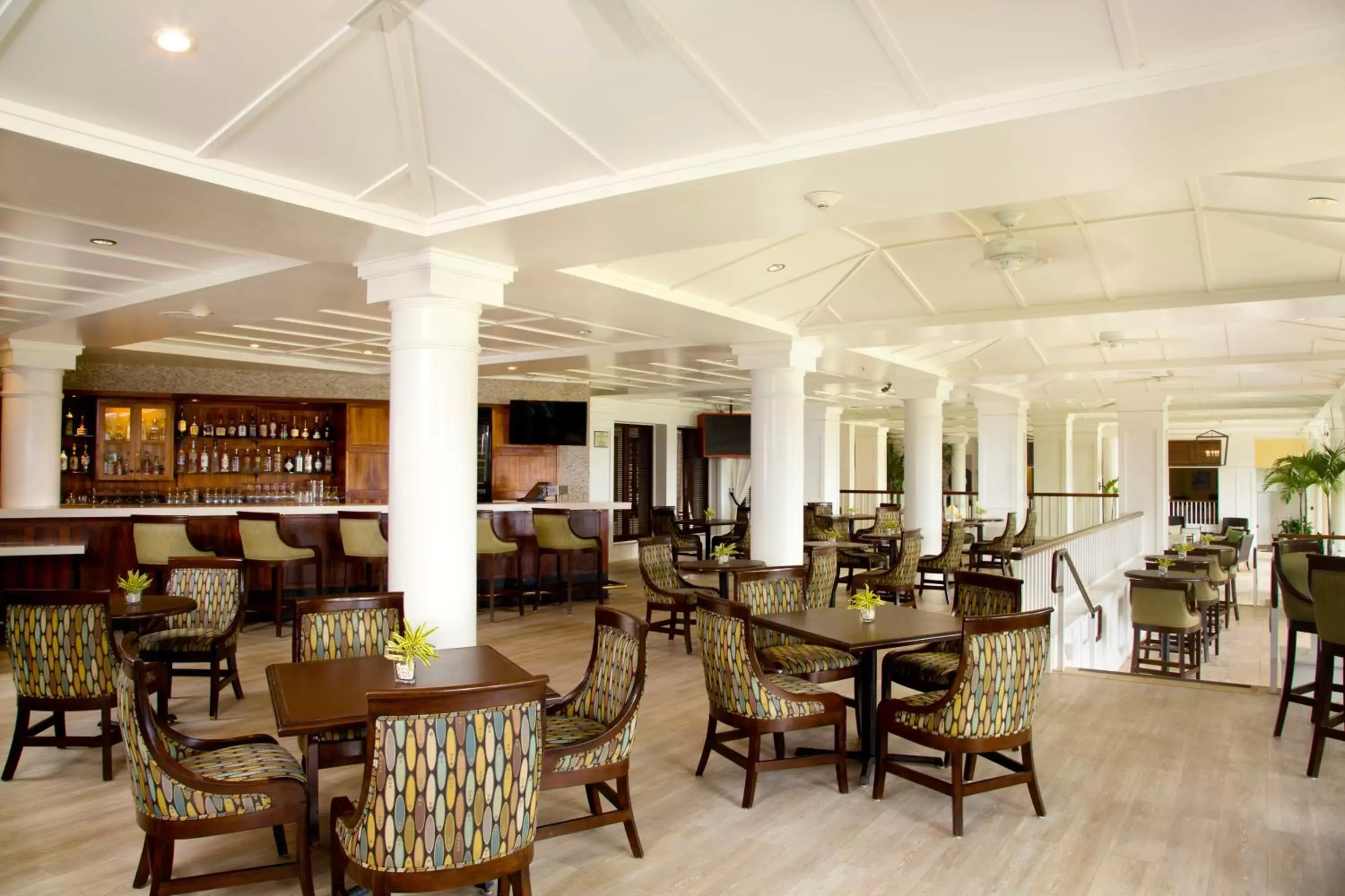 Lounge or bar, Restaurant/Places to Eat in OUTRIGGER Kaua'i Beach Resort & Spa