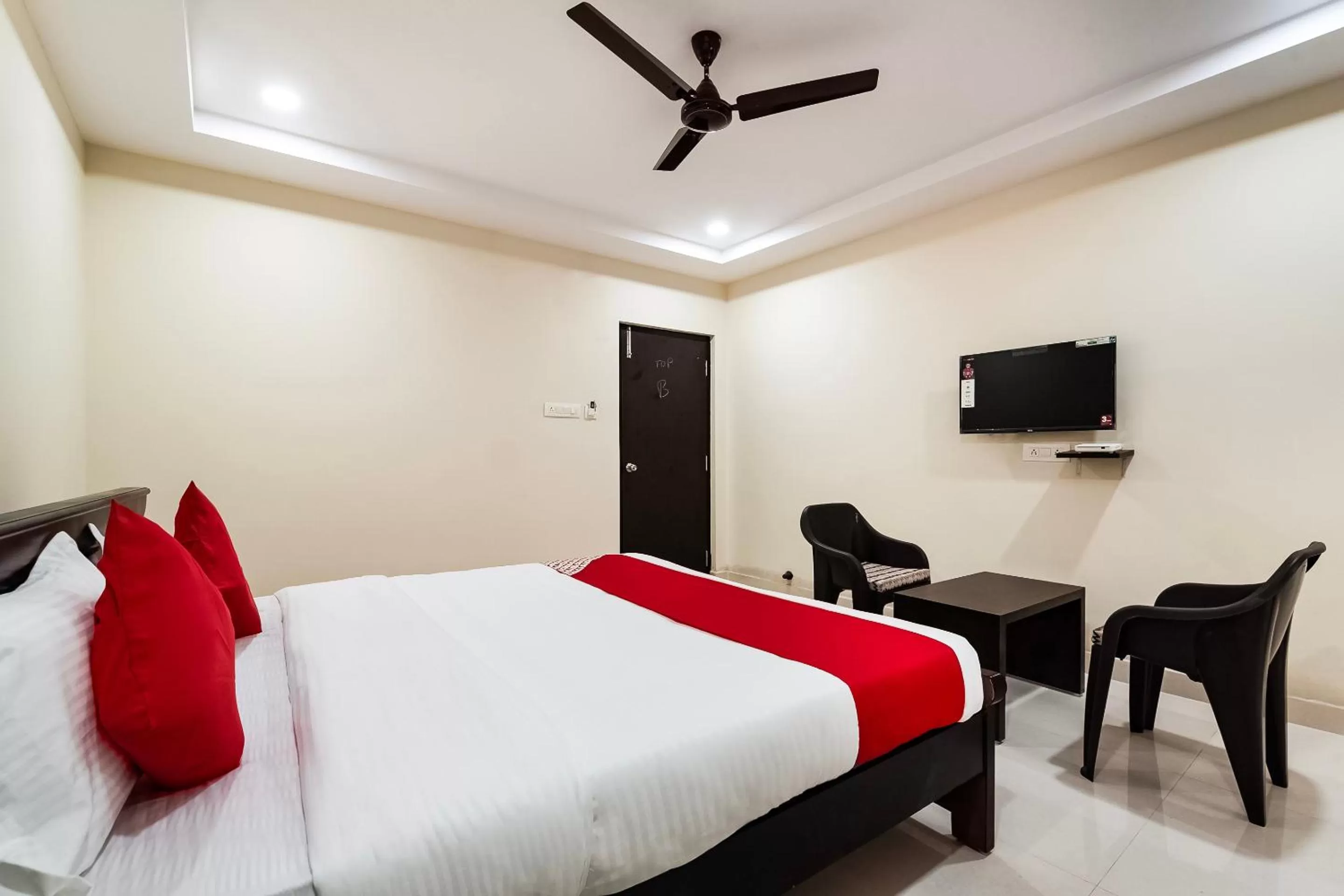 Bedroom in Capital O Hotel Green Tree