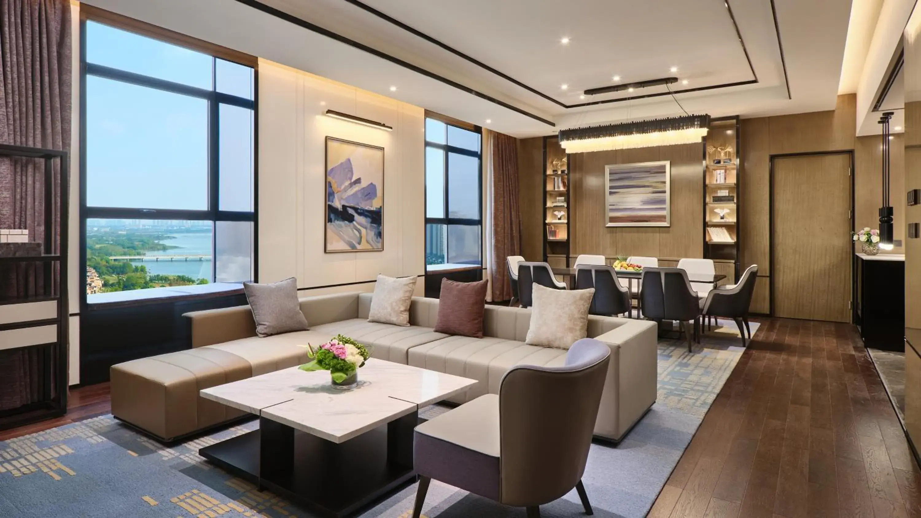 Living room in Crowne Plaza Wuhan Development Zone by IHG Living room in Crowne Plaza Wuhan Development Zone by IHG