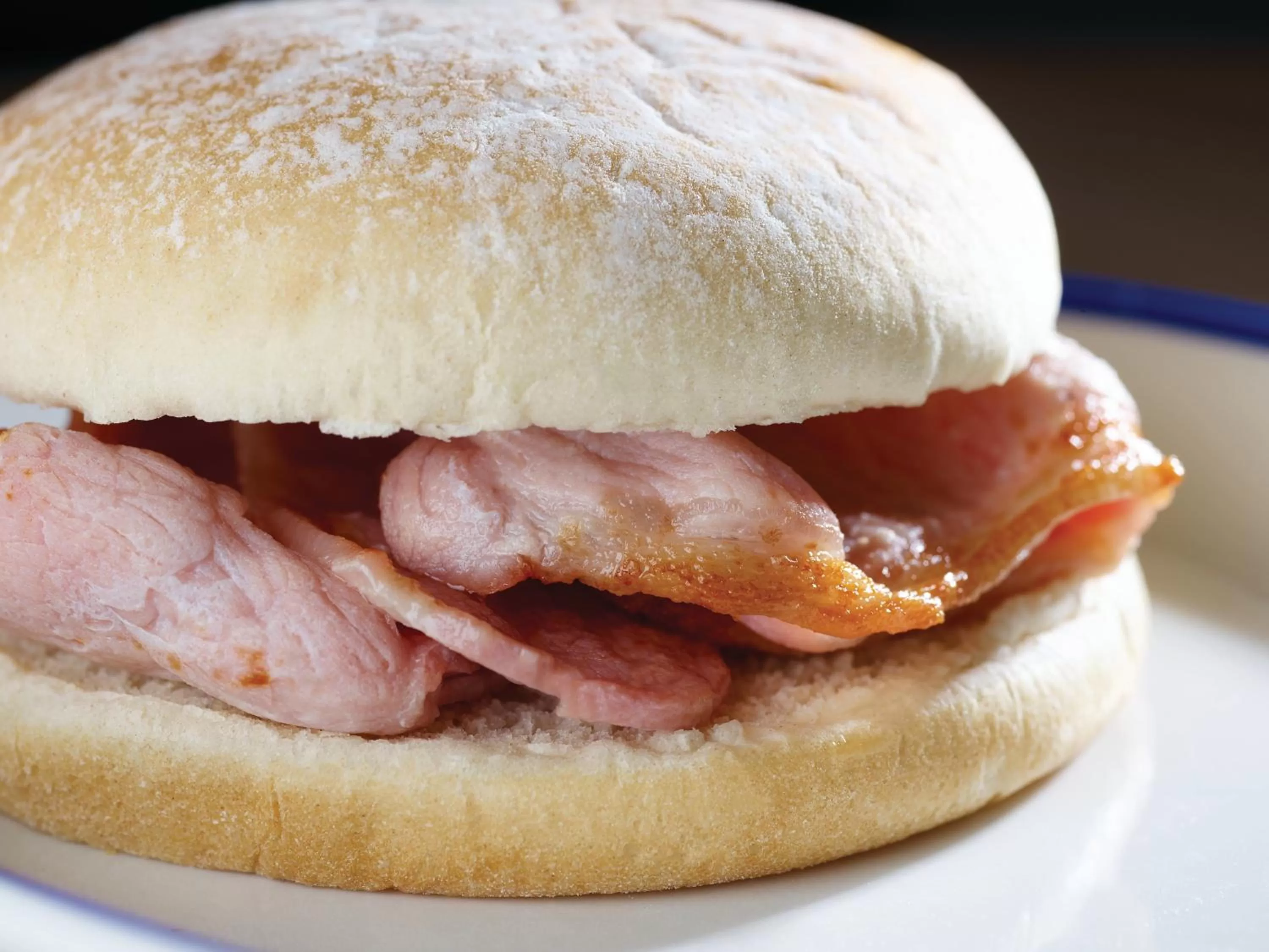 Restaurant/places to eat in Holiday Inn Express London Victoria by IHG