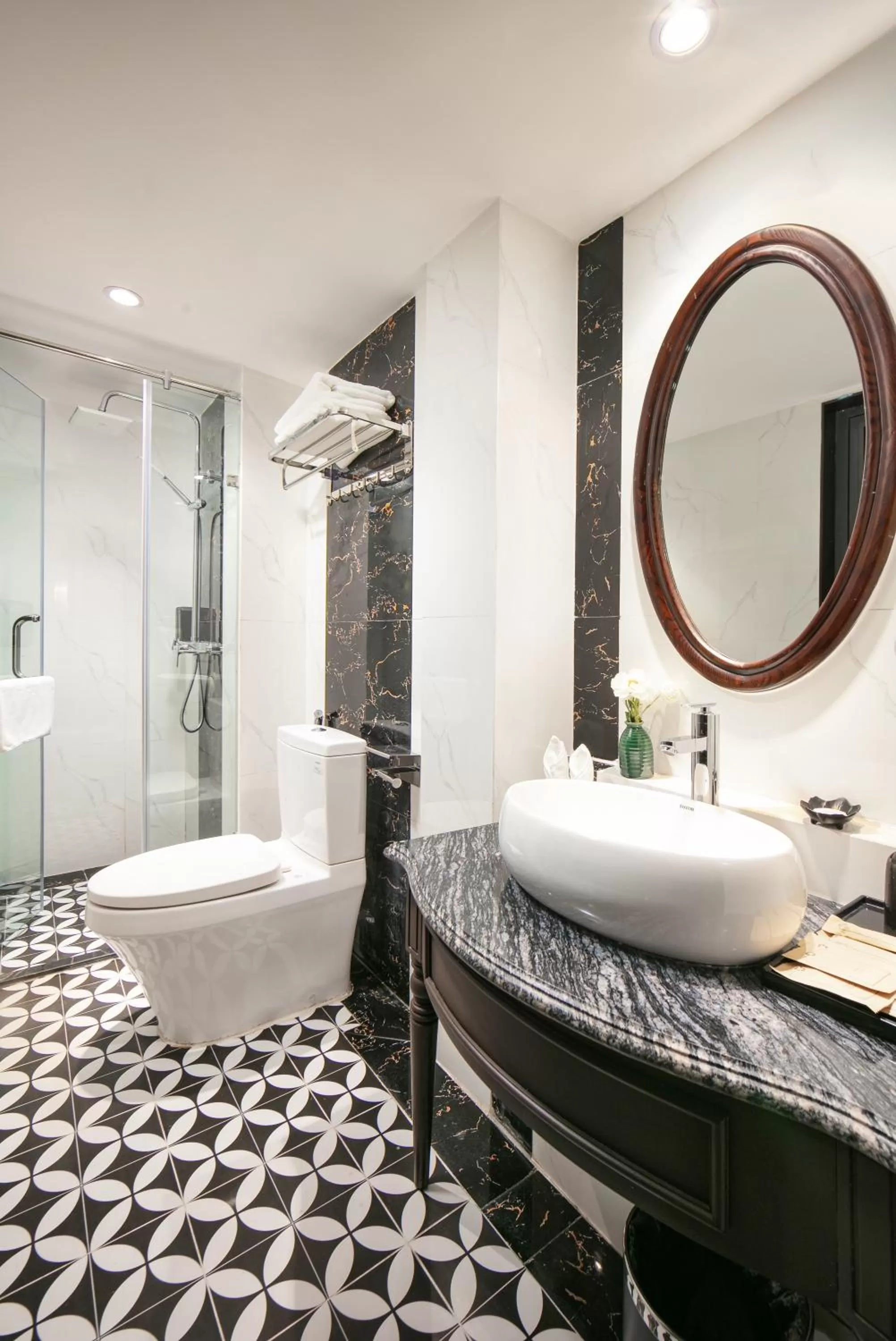 Shower in Salute Premium Hotel & Spa