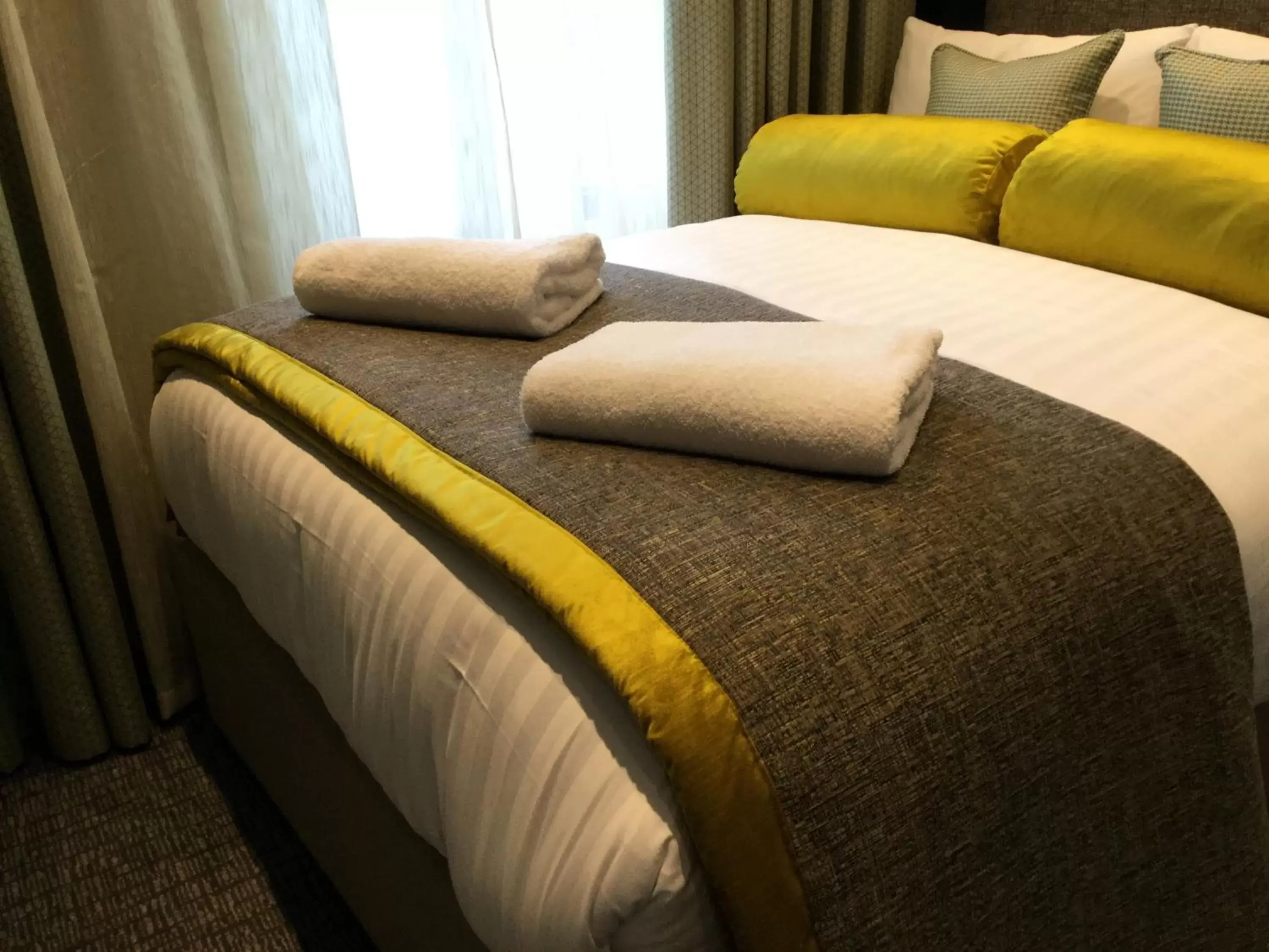 Bed in Mornington Hotel London Victoria