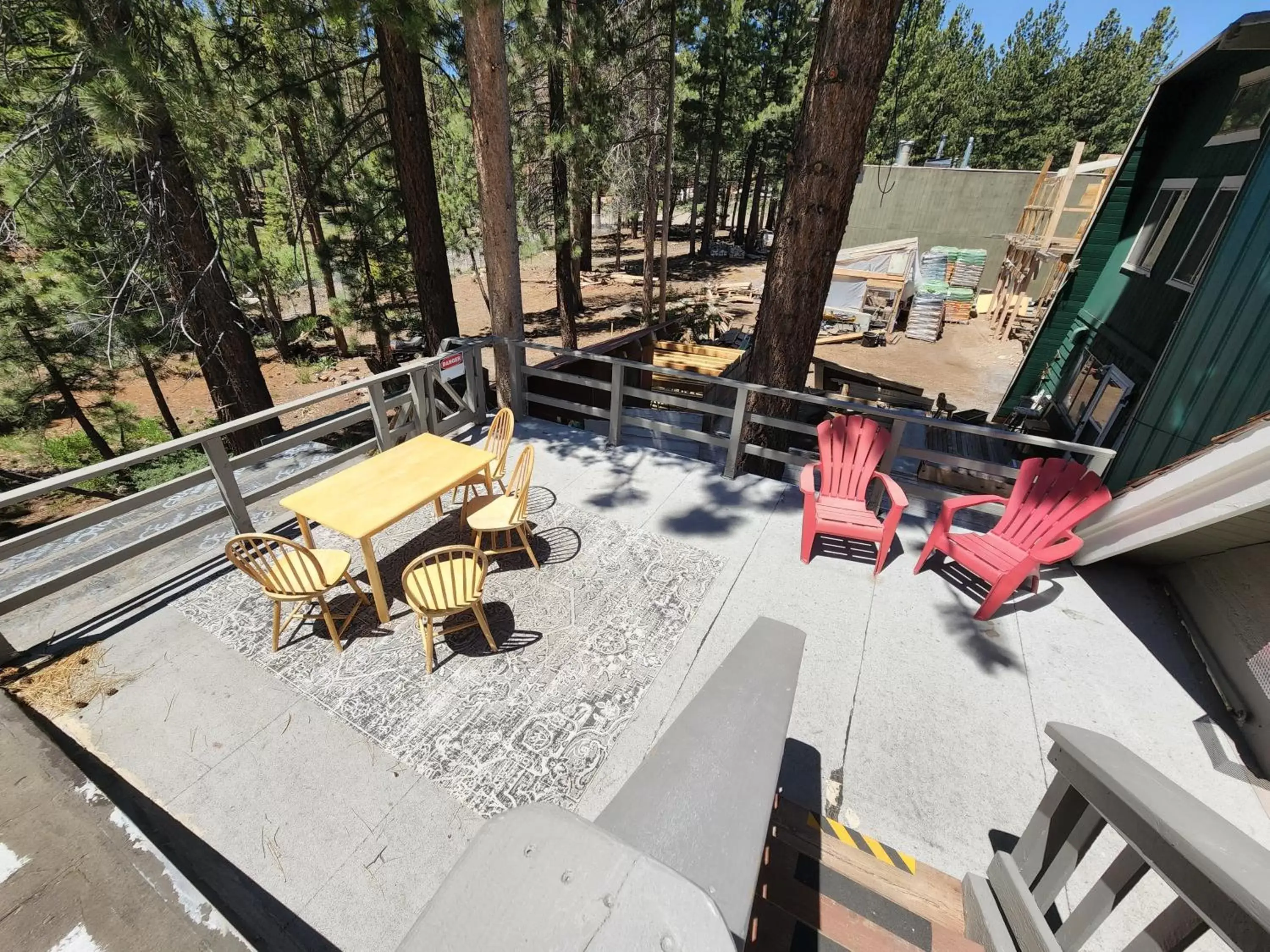 Patio in Cinnamon Bear Inn