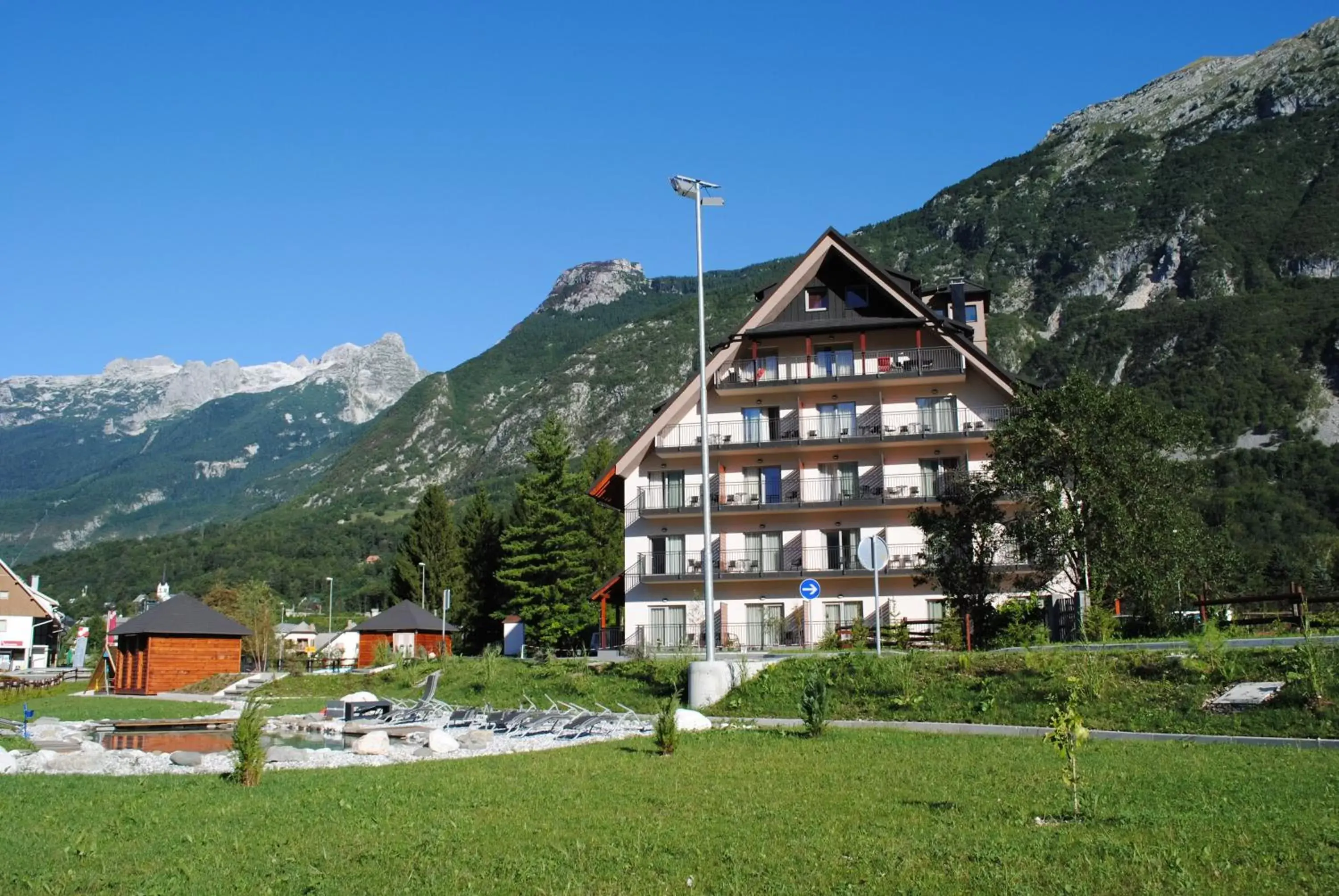 Facade/entrance, Property Building in Hotel Mangart