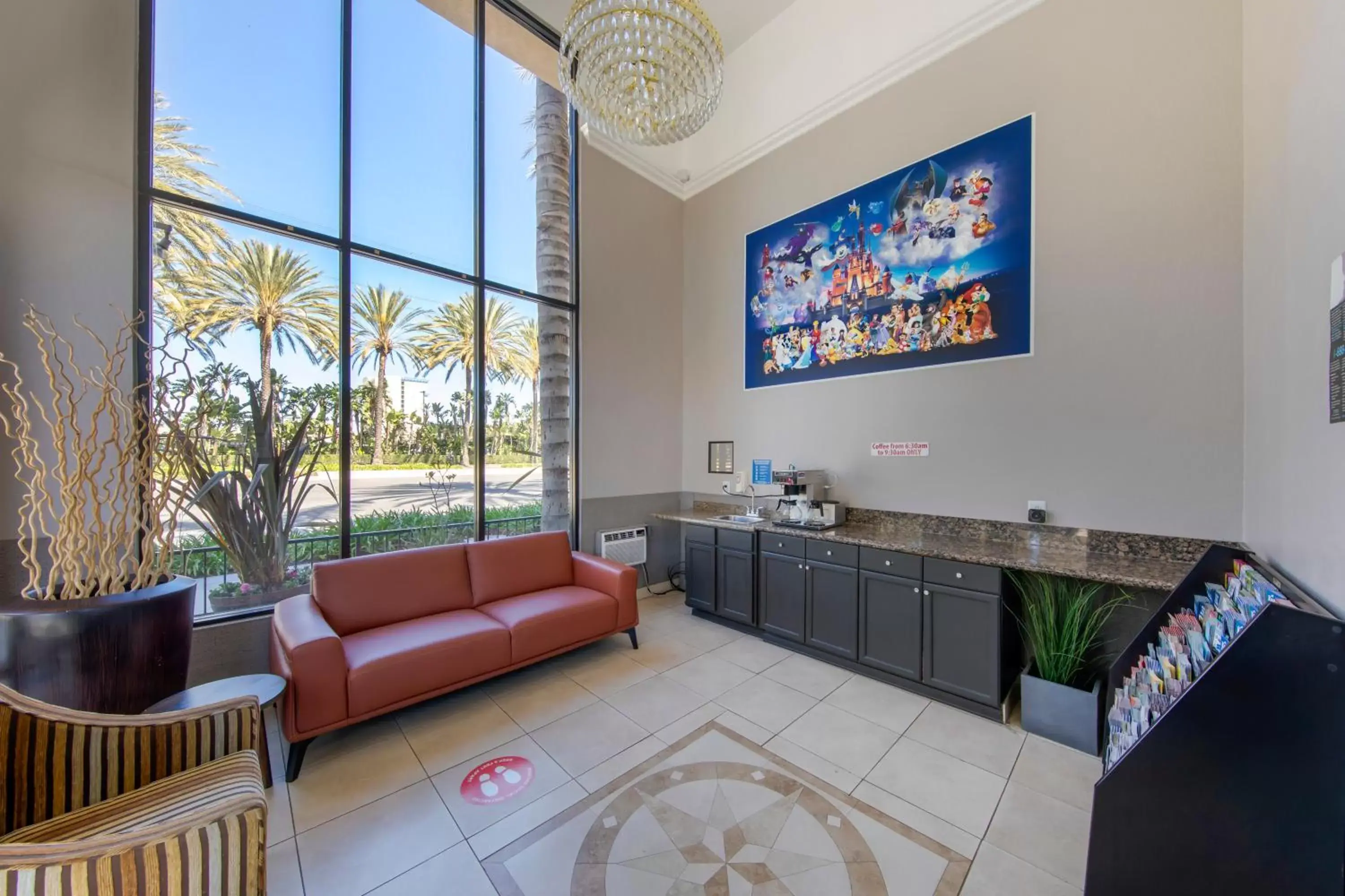 Lobby or reception, Seating Area in Anaheim Discovery Inn and Suites